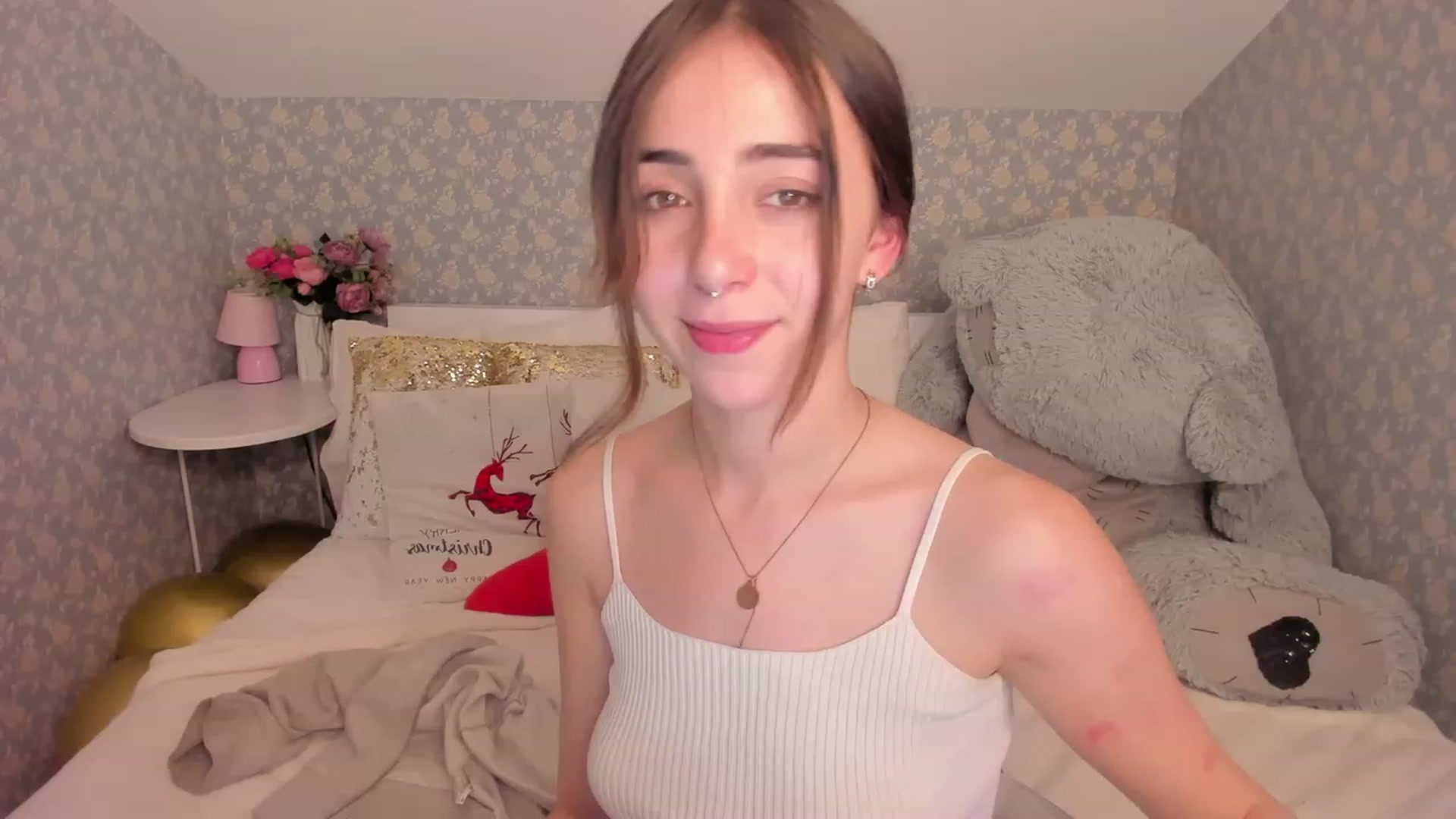 Gallery image thumbnail from ElsaYoung's myfreecams stream on, 12/16/2022, 12:52 image 4 of 20