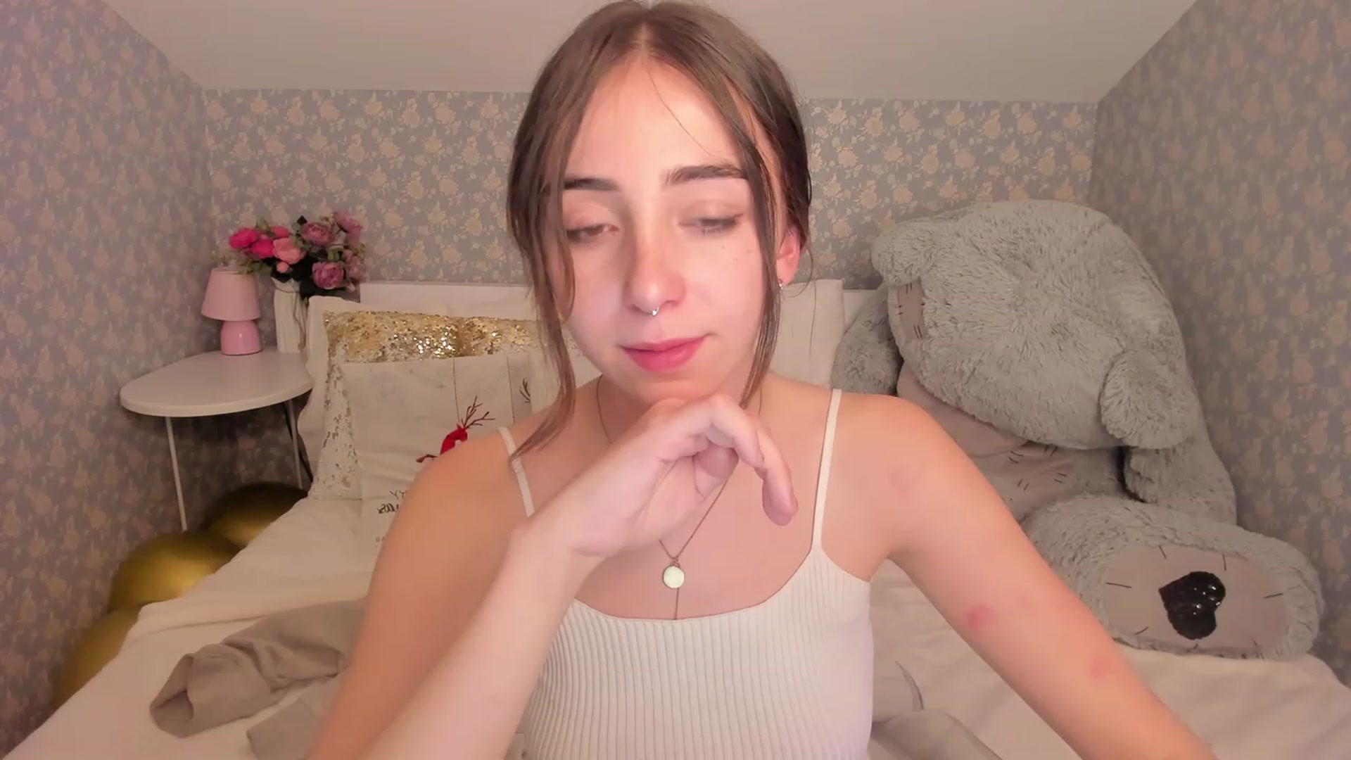 Gallery image thumbnail from ElsaYoung's myfreecams stream on, 12/16/2022, 12:52 image 20 of 20
