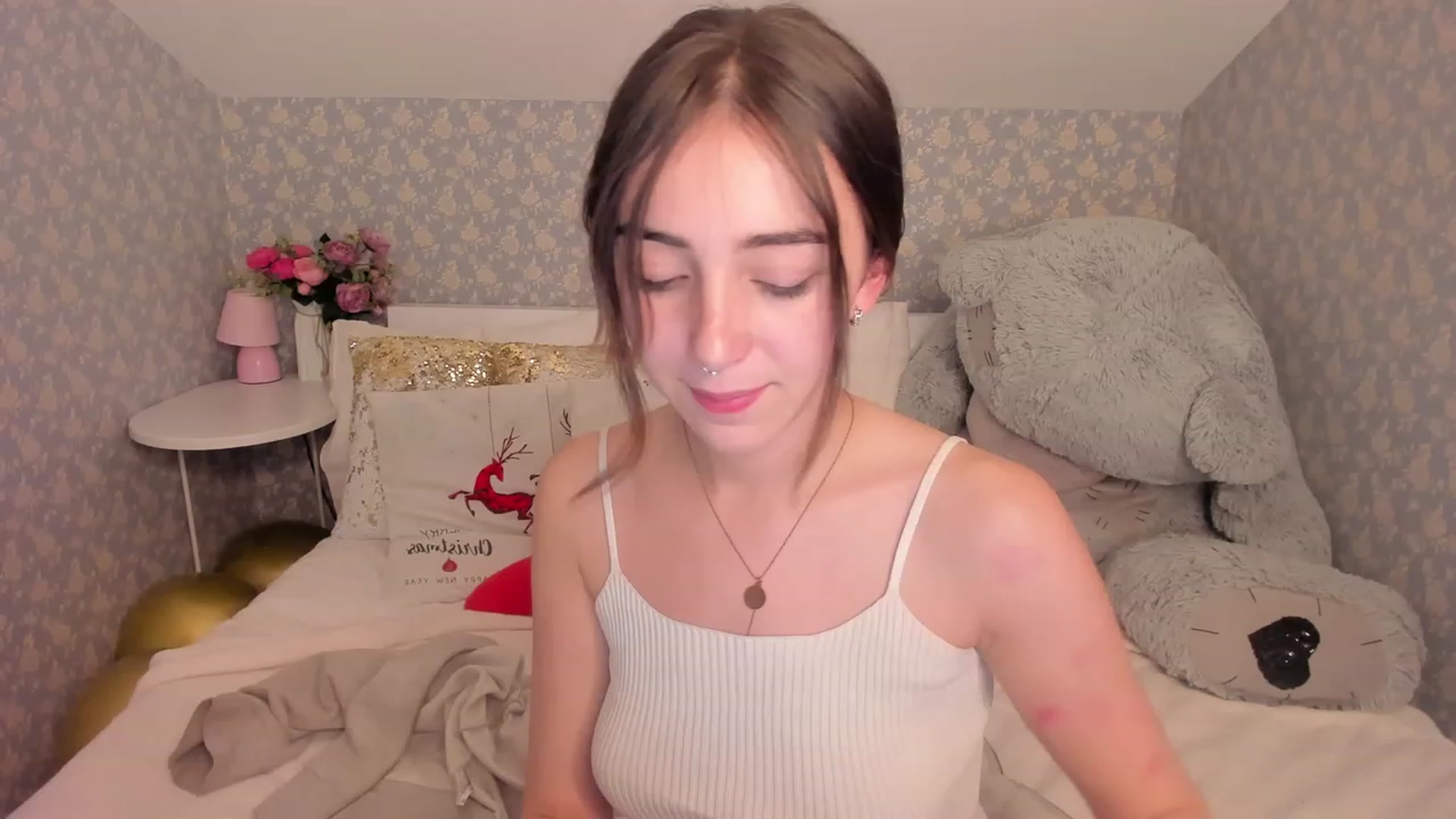 Gallery image thumbnail from ElsaYoung's myfreecams stream on, 12/16/2022, 12:52 image 5 of 20