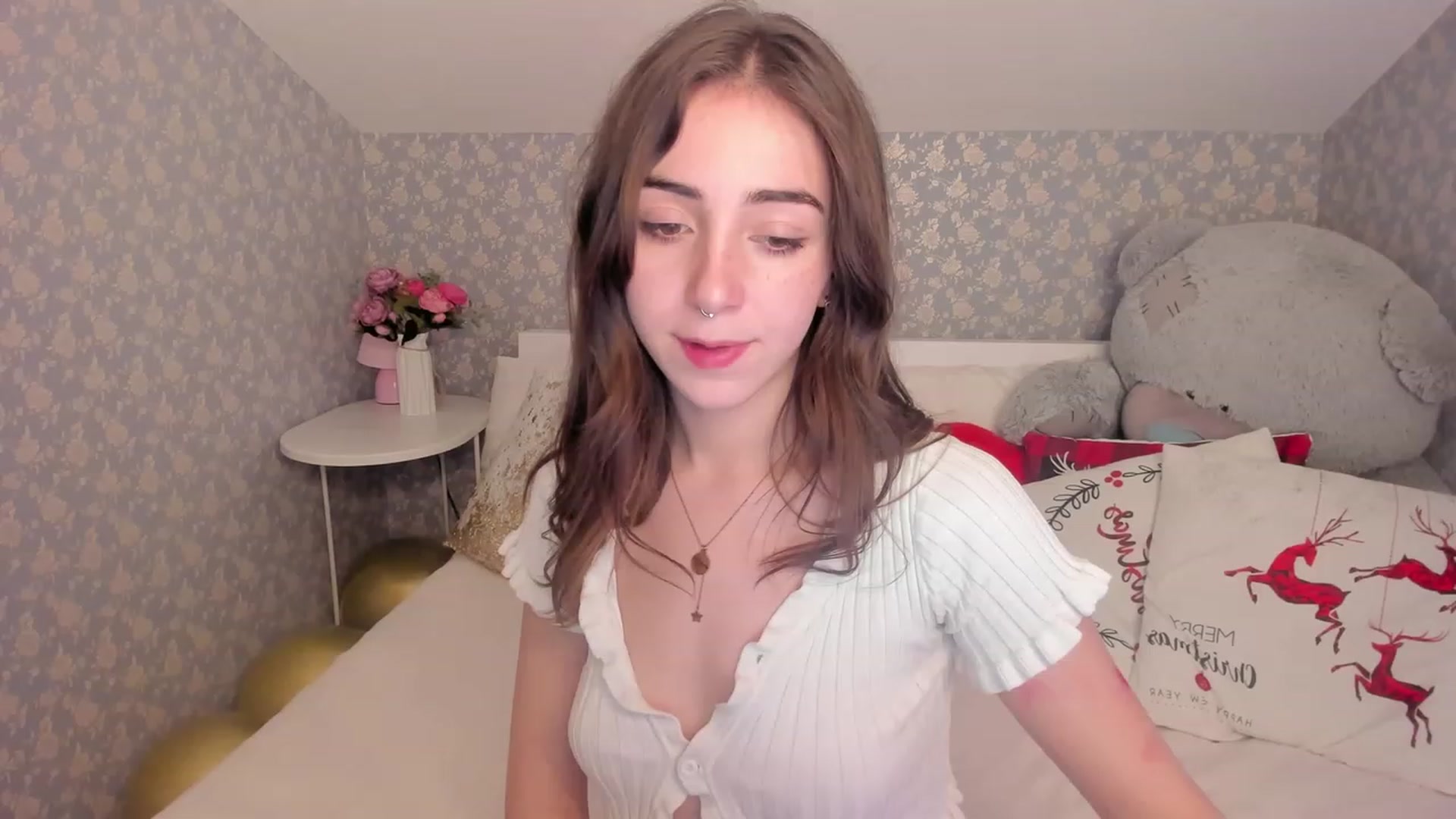 Gallery image thumbnail from ElsaYoung's myfreecams stream on, 12/17/2022, 11:11 image 18 of 20