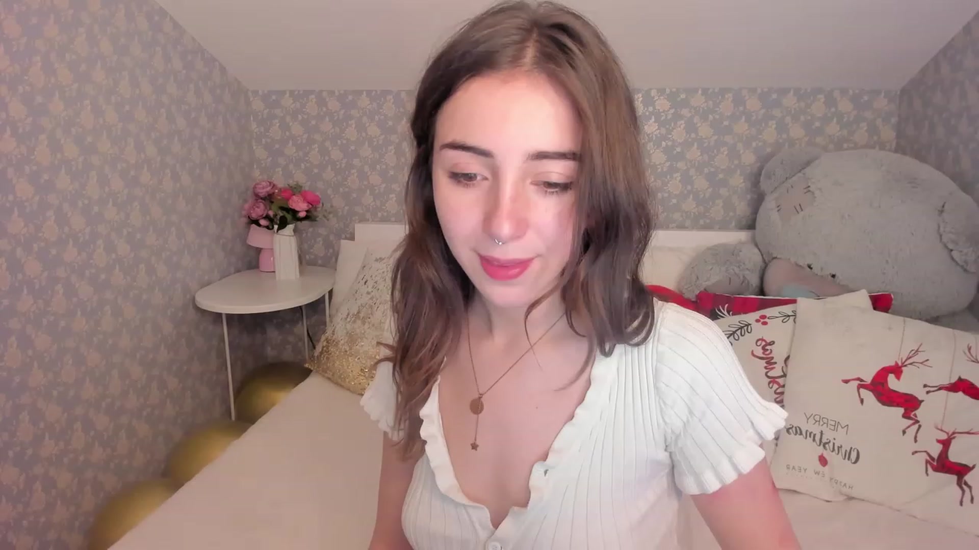 Gallery image thumbnail from ElsaYoung's myfreecams stream on, 12/17/2022, 11:11 image 15 of 20