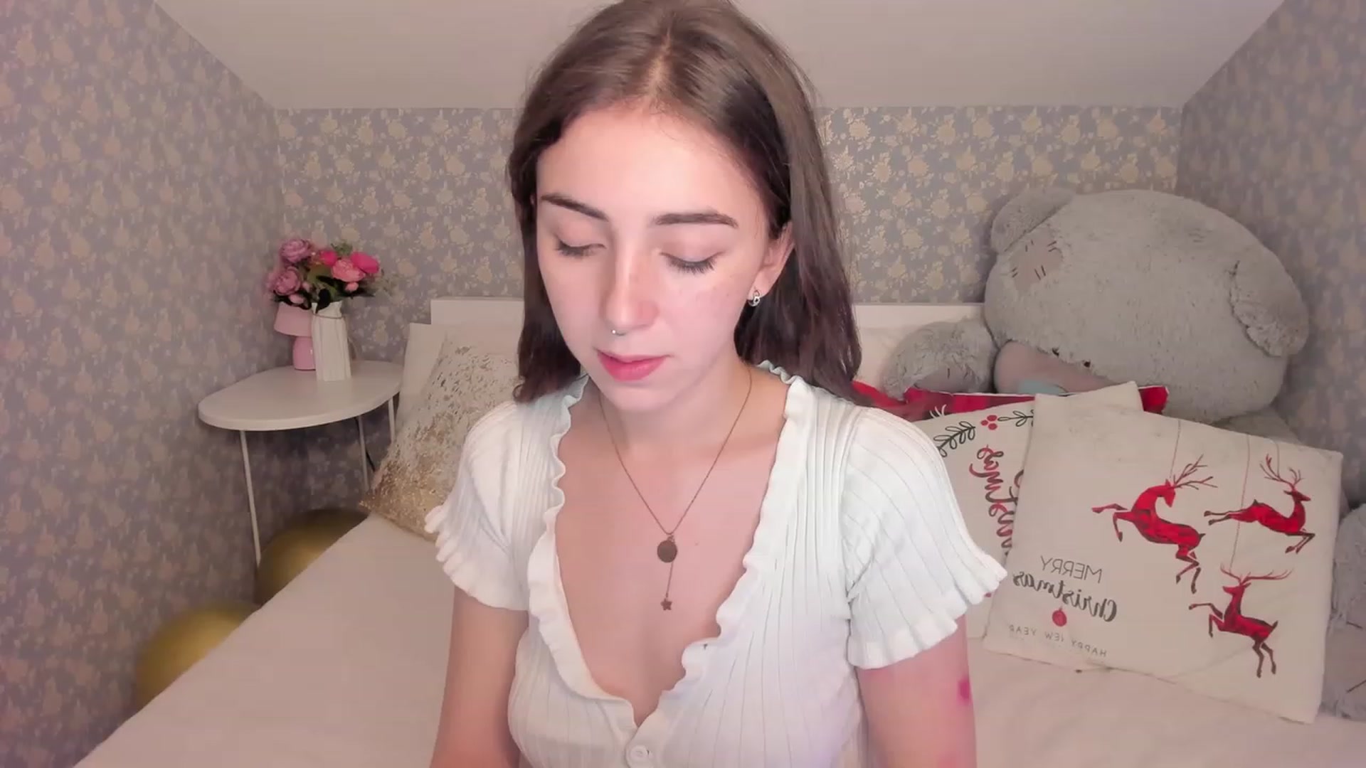 Gallery image thumbnail from ElsaYoung's myfreecams stream on, 12/17/2022, 11:11 image 2 of 20