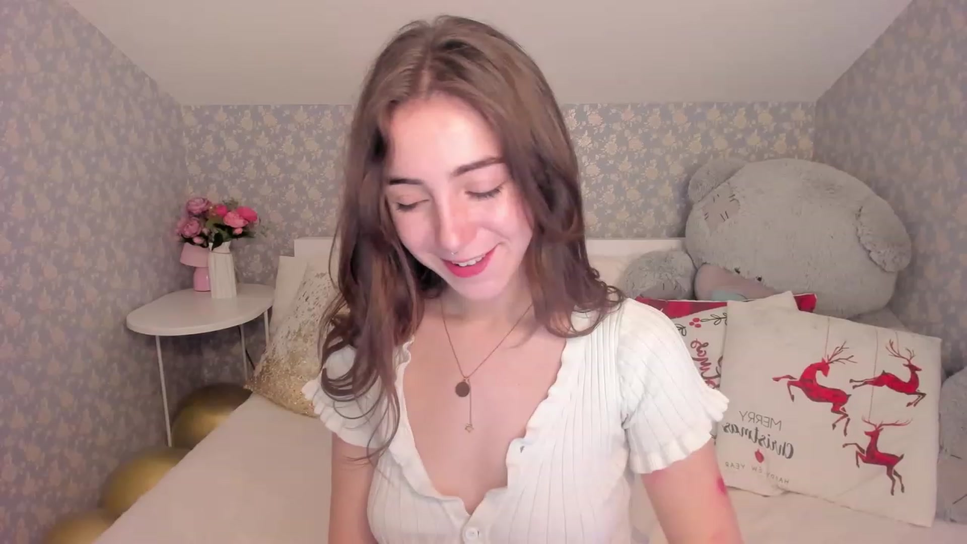Gallery image thumbnail from ElsaYoung's myfreecams stream on, 12/17/2022, 11:11 image 12 of 20