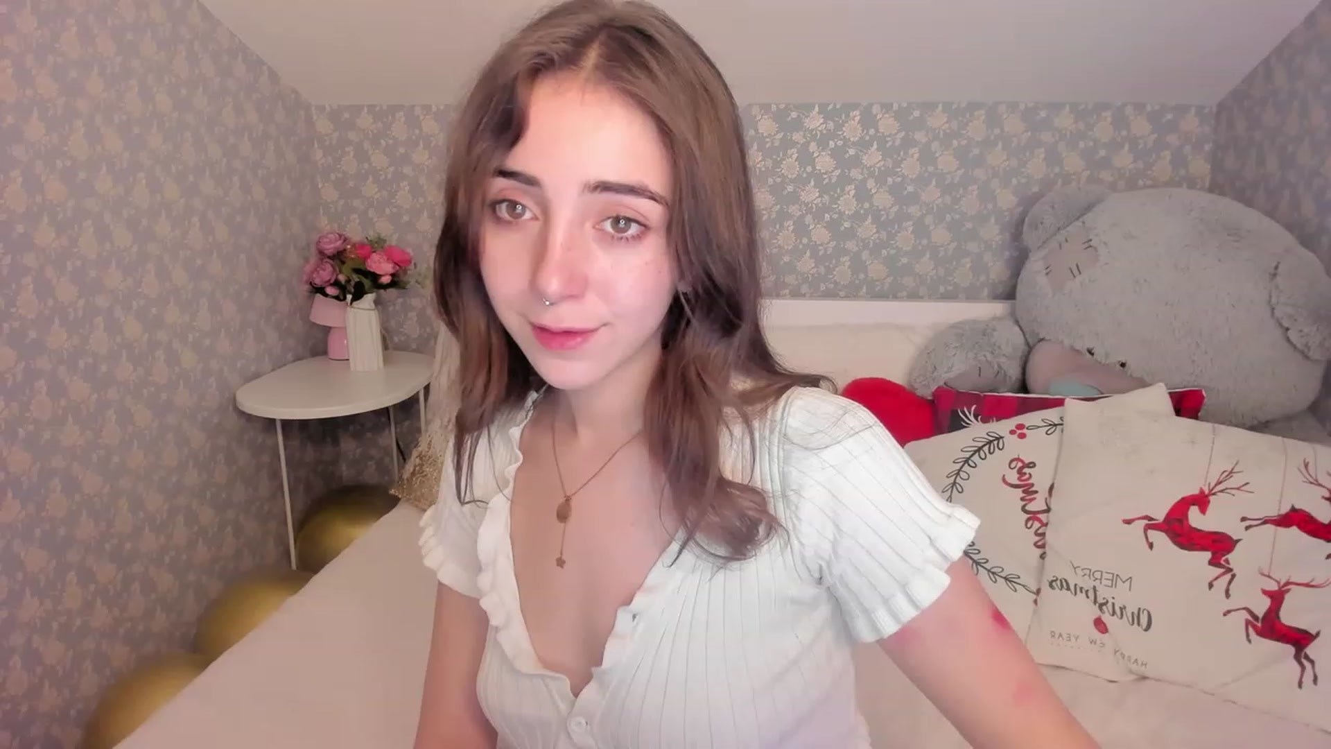 Gallery image thumbnail from ElsaYoung's myfreecams stream on, 12/17/2022, 12:23 image 10 of 20