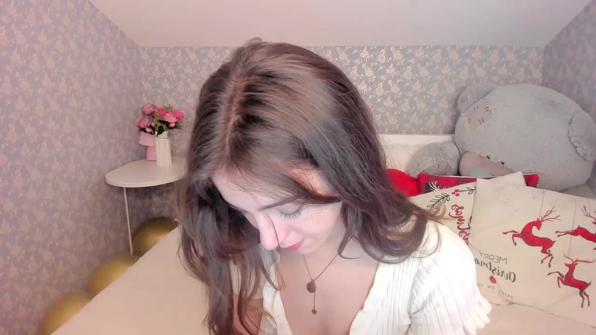 Gallery image thumbnail from ElsaYoung's myfreecams stream on, 12/17/2022, 12:23 image 15 of 20