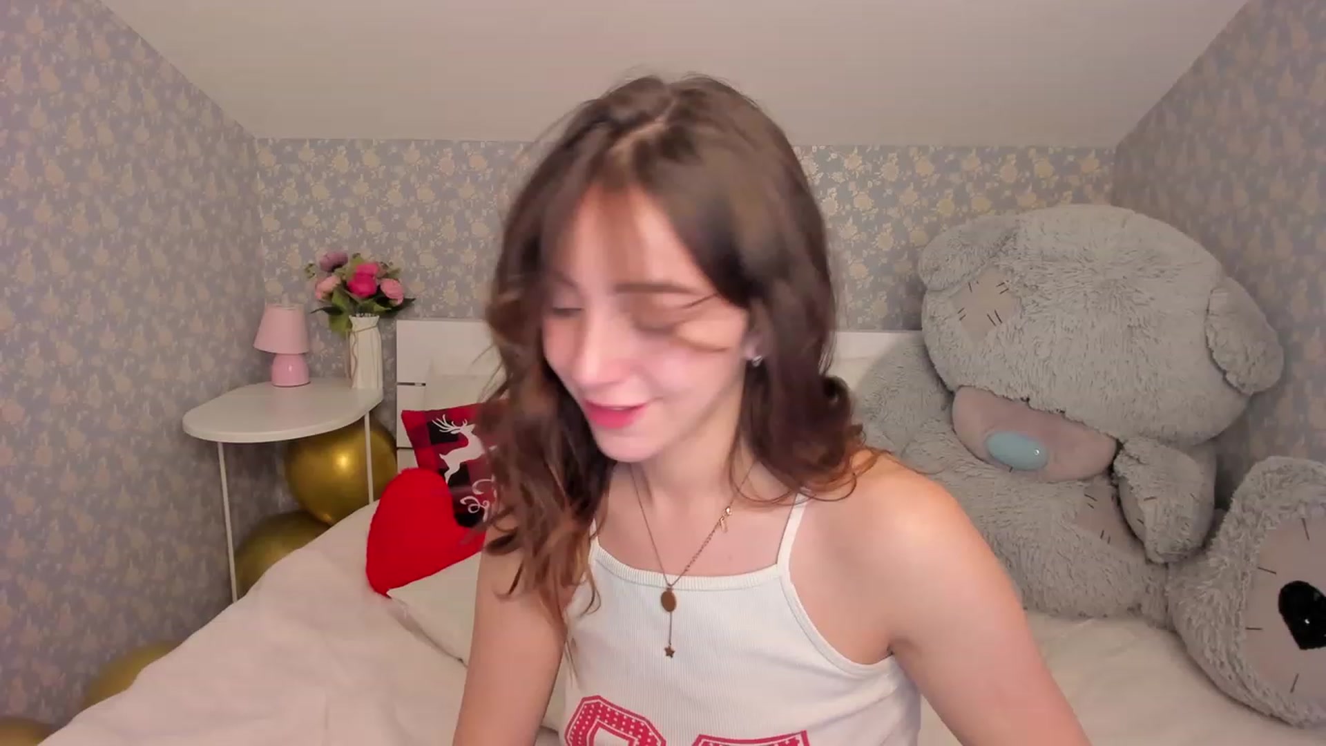 Gallery image thumbnail from ElsaYoung's myfreecams stream on, 12/23/2022, 08:25 image 19 of 20