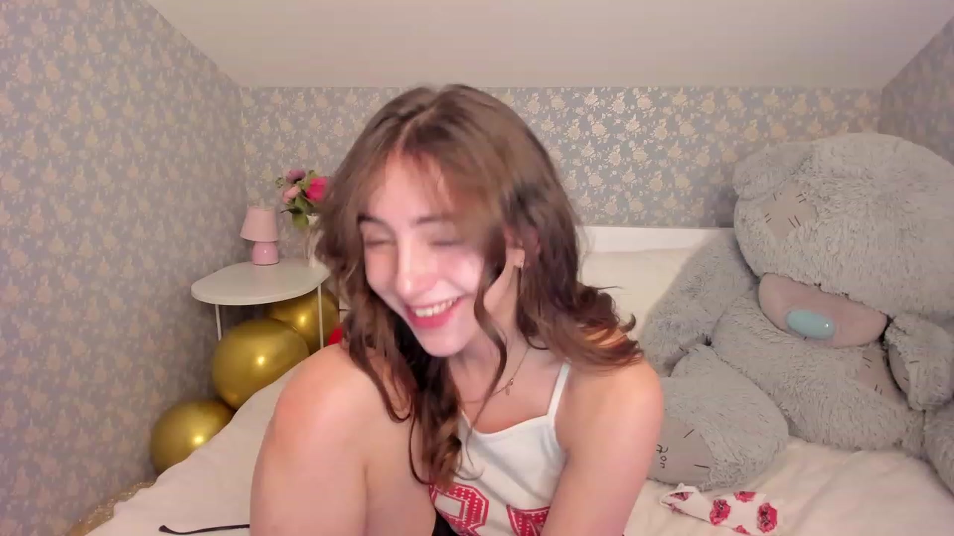 Gallery image thumbnail from ElsaYoung's myfreecams stream on, 12/23/2022, 09:29 image 14 of 20
