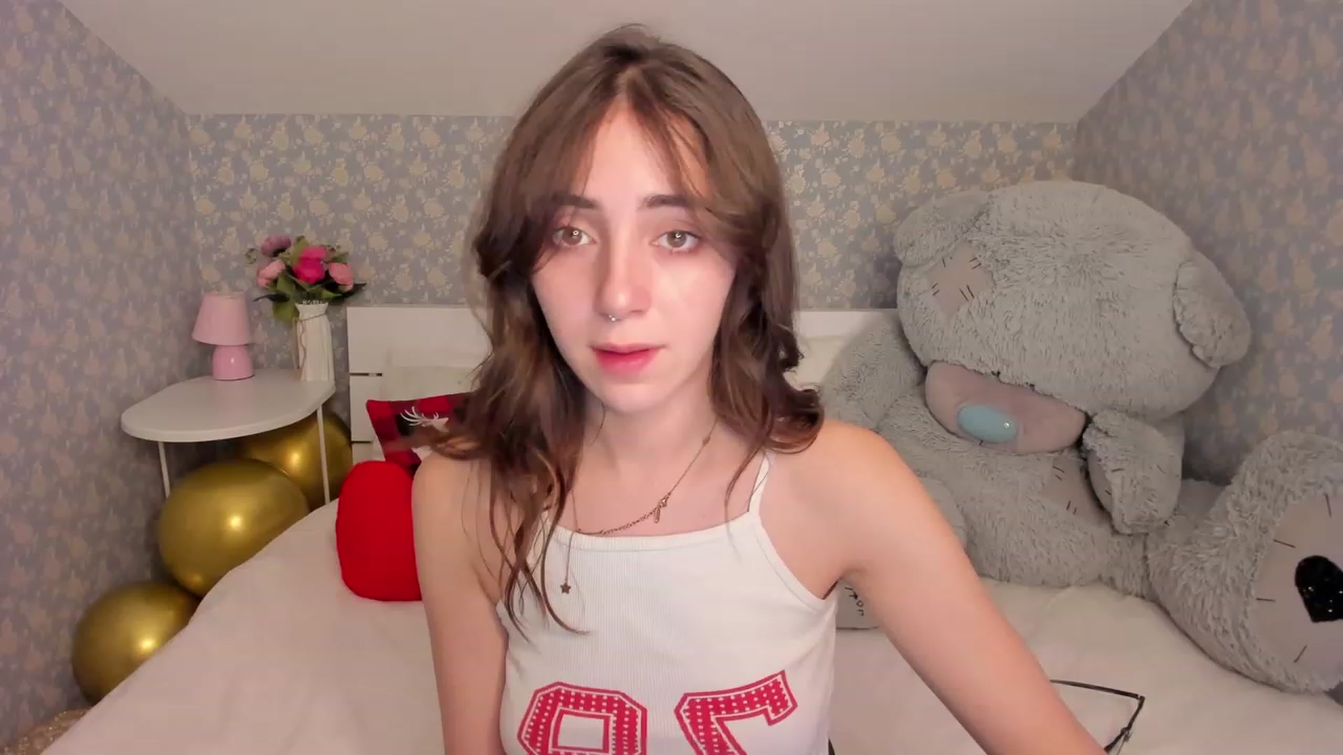 Gallery image thumbnail from ElsaYoung's myfreecams stream on, 12/23/2022, 12:09 image 2 of 20
