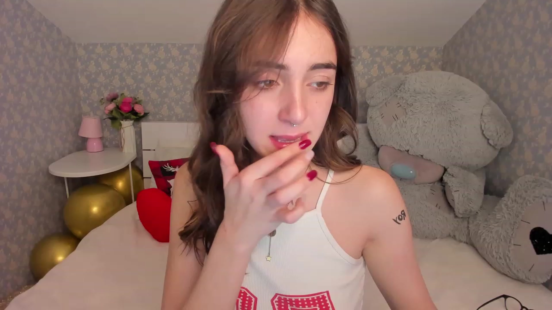 Gallery image thumbnail from ElsaYoung's myfreecams stream on, 12/23/2022, 12:09 image 14 of 20