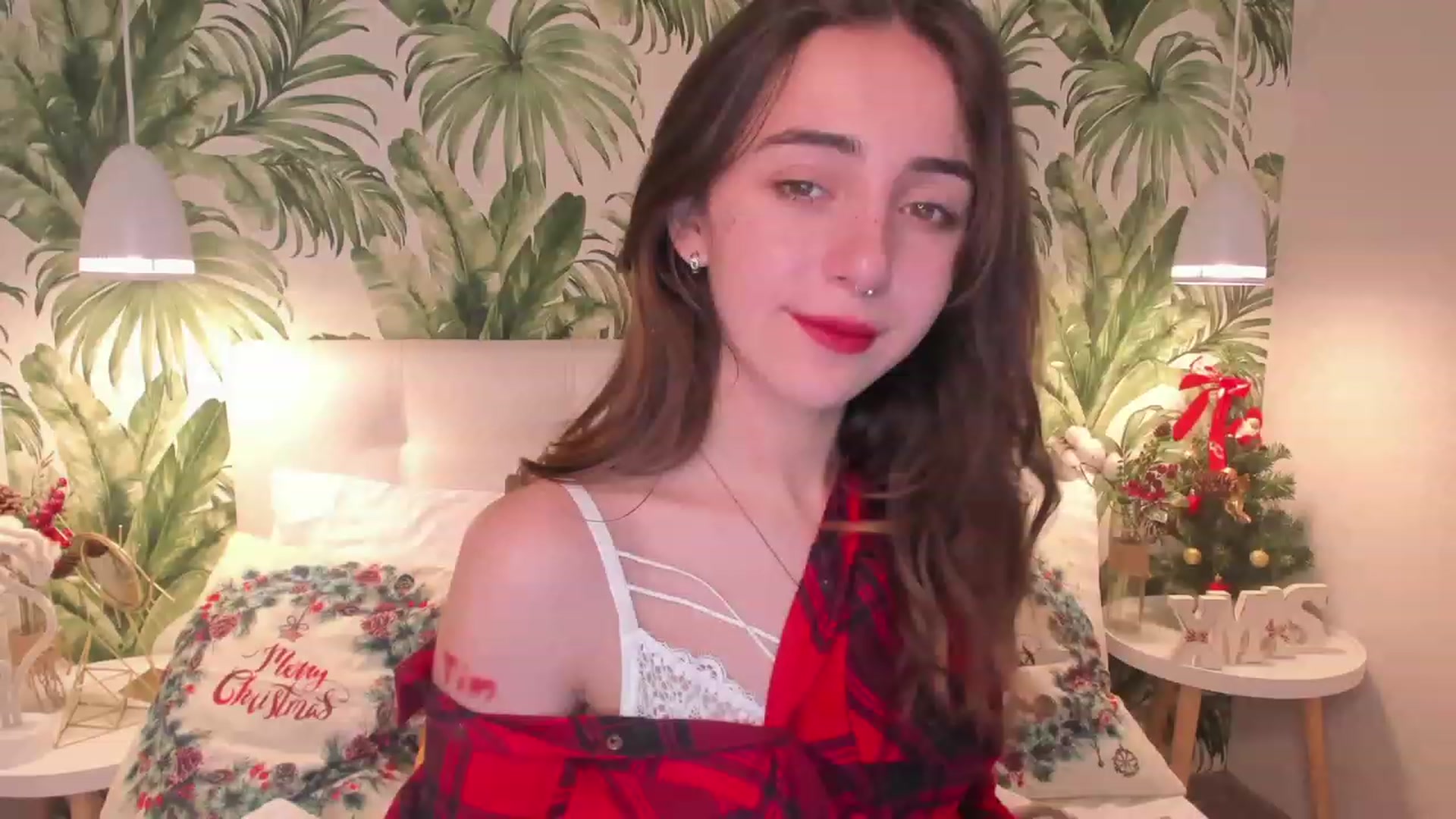 Gallery image thumbnail from ElsaYoung's myfreecams stream on, 12/25/2022, 07:58 image 19 of 20