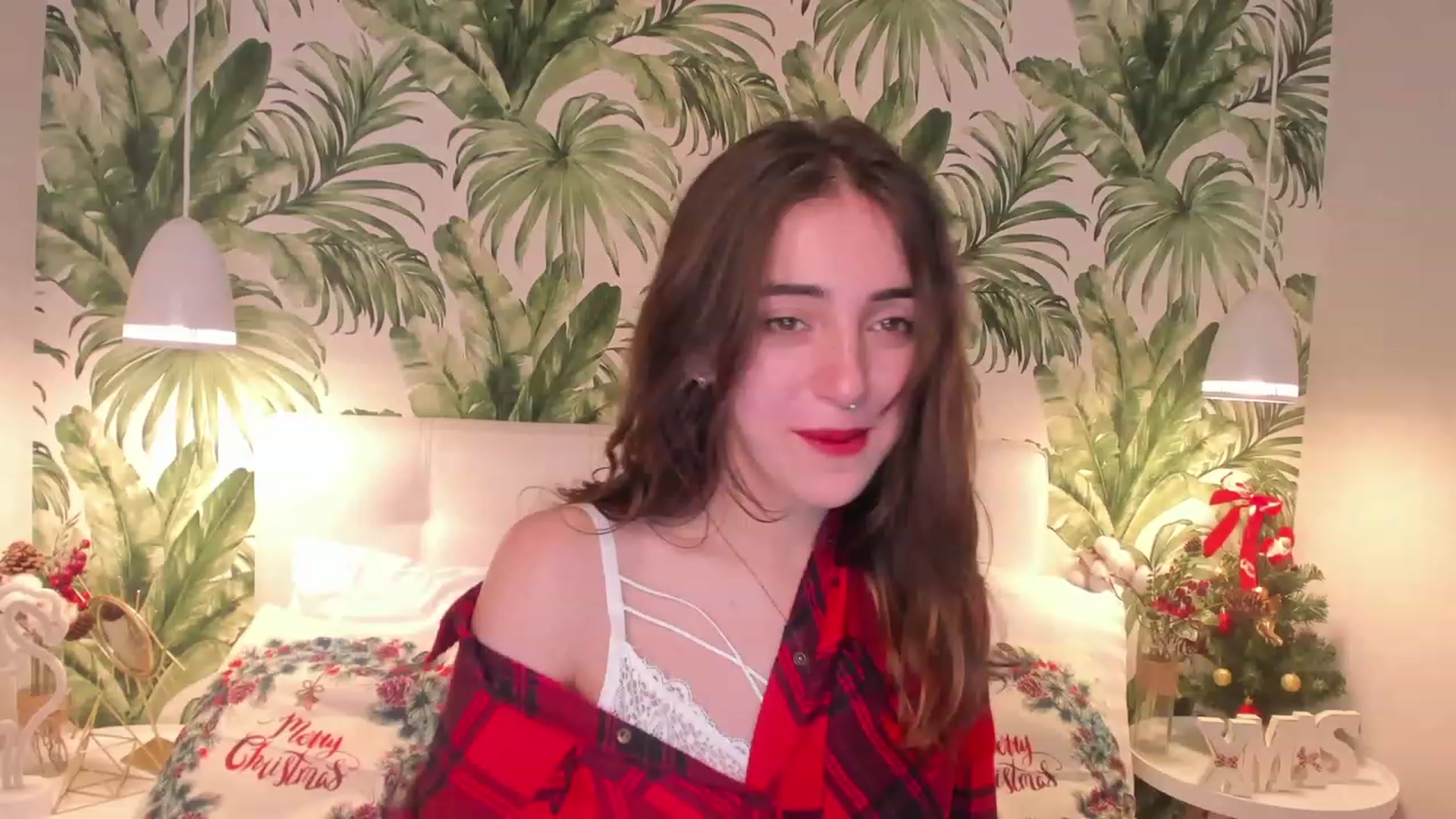 Gallery image thumbnail from ElsaYoung's myfreecams stream on, 12/25/2022, 07:58 image 13 of 20