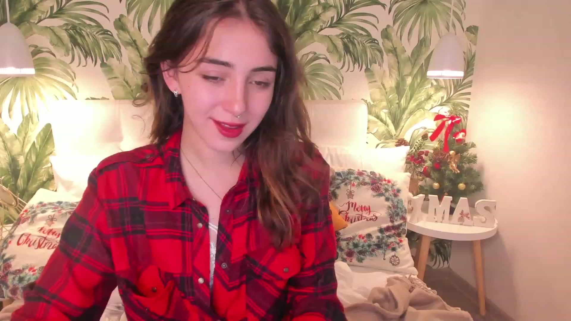 Gallery image thumbnail from ElsaYoung's myfreecams stream on, 12/25/2022, 15:02 image 20 of 20