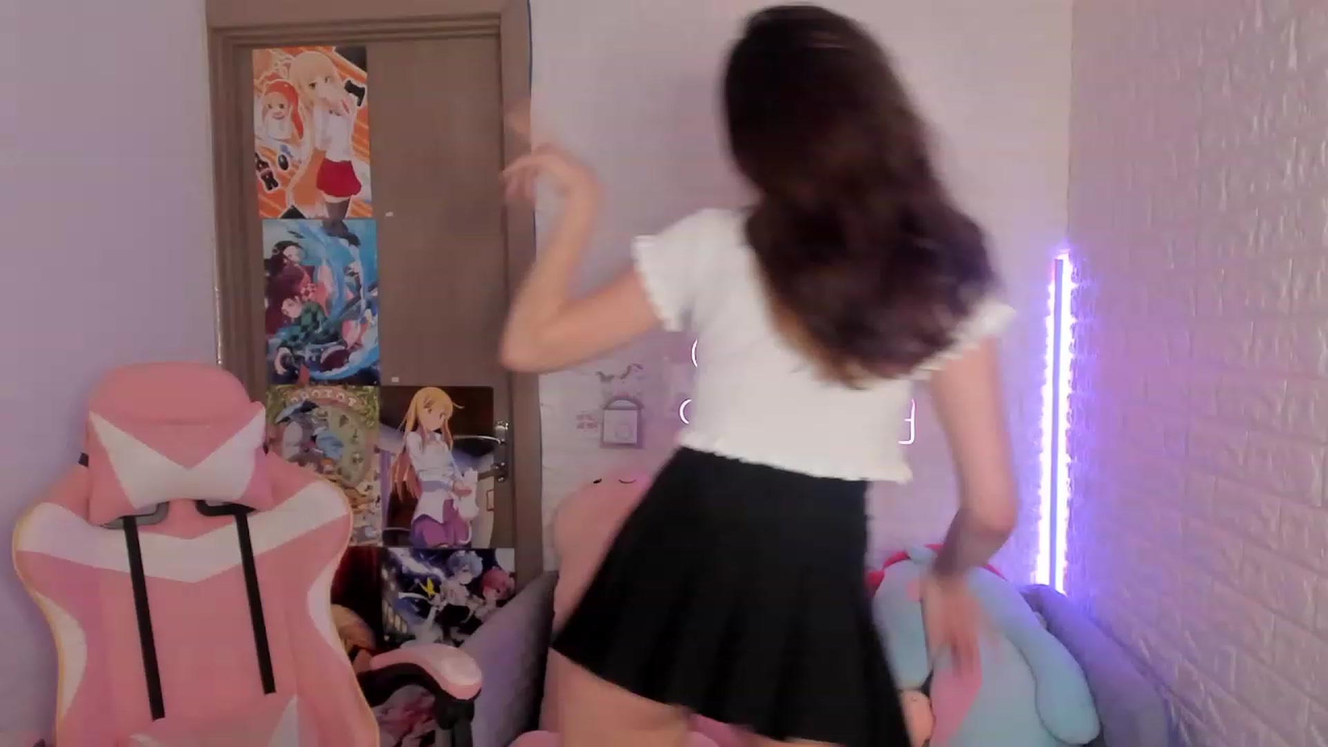 Gallery image thumbnail from ElsaYoung's myfreecams stream on, 12/27/2022, 14:45 image 15 of 20