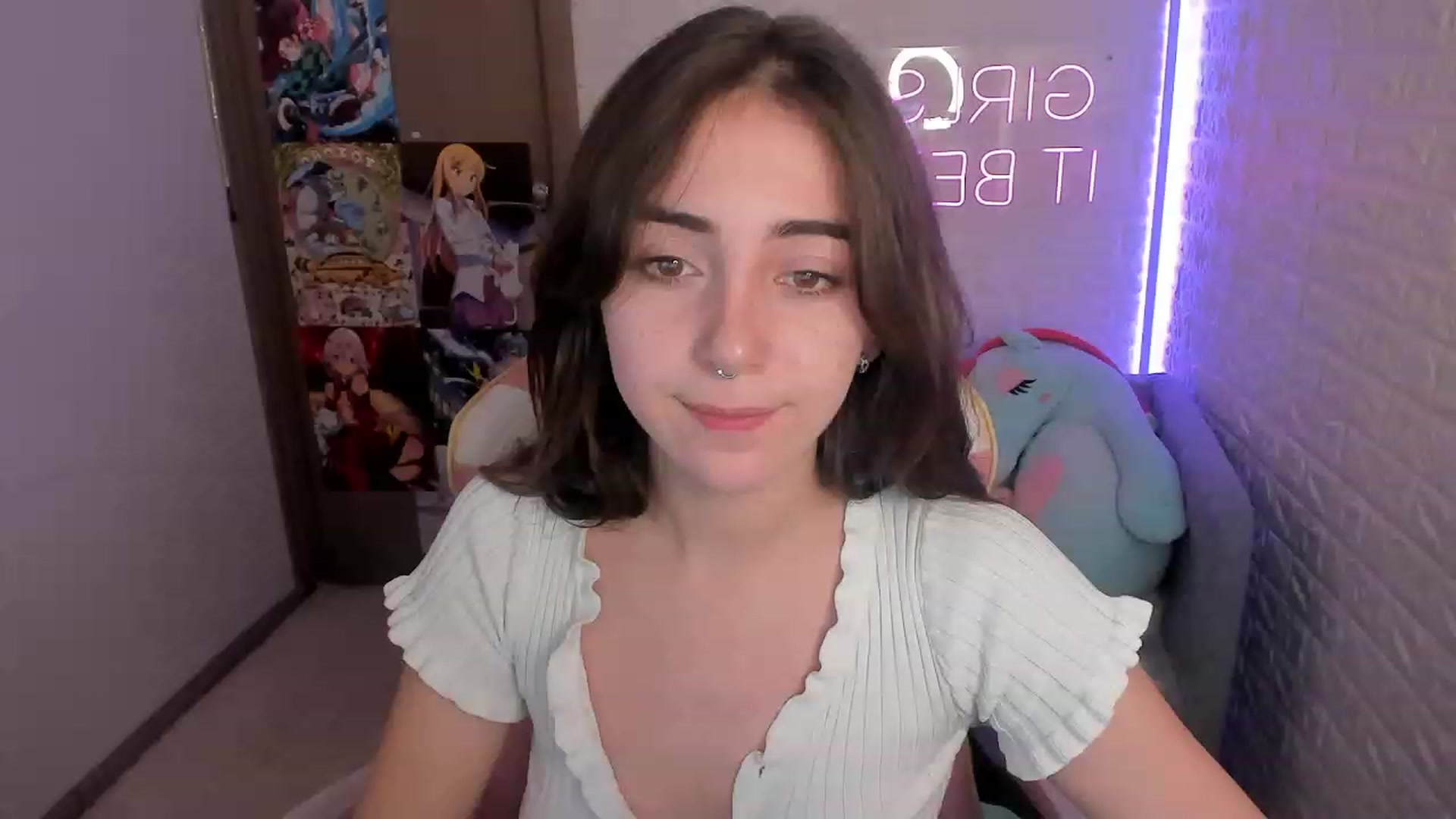 Gallery image thumbnail from ElsaYoung's myfreecams stream on, 12/27/2022, 16:04 image 12 of 20