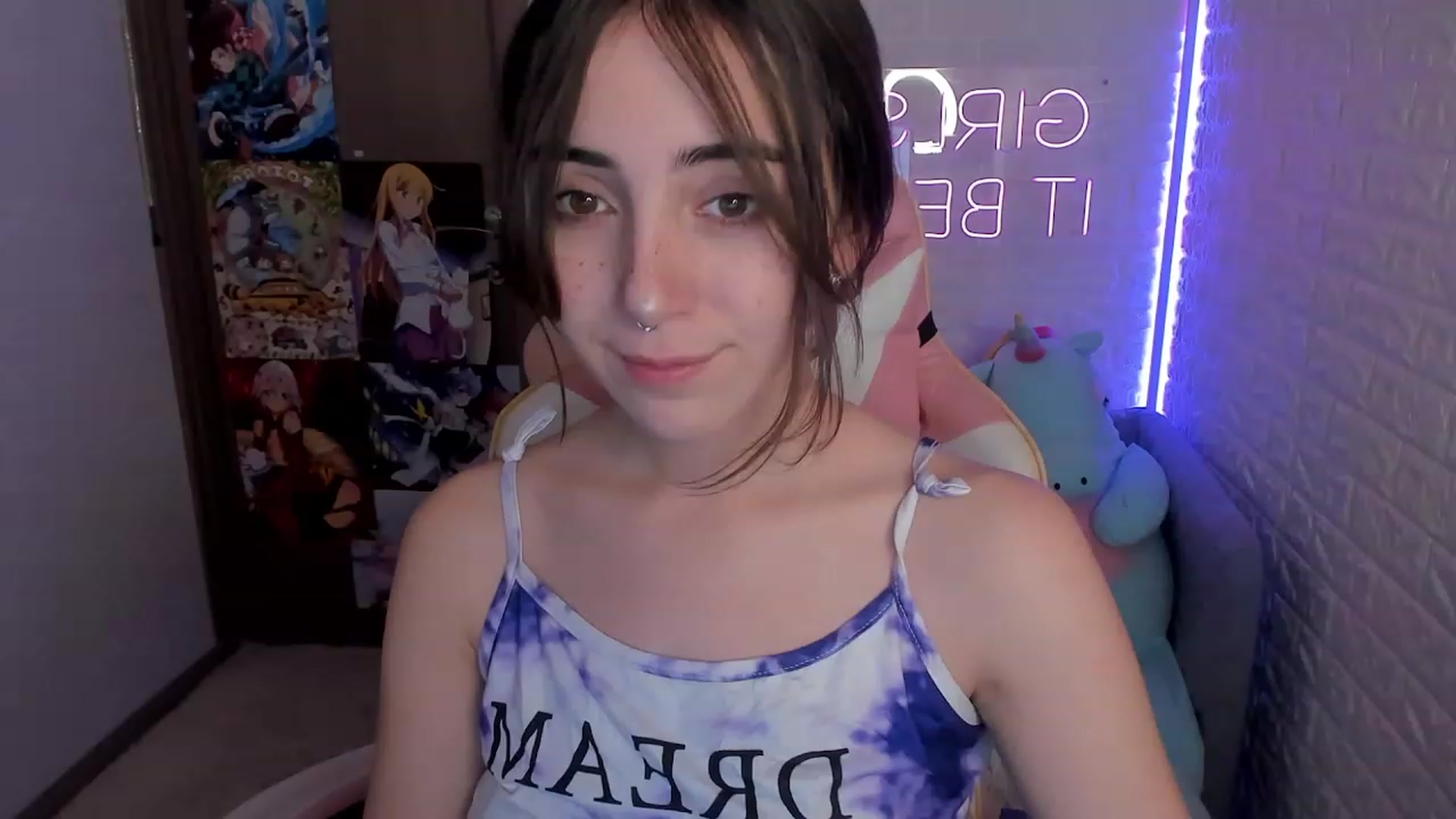 Gallery image thumbnail from ElsaYoung's myfreecams stream on, 12/28/2022, 11:19 image 2 of 20