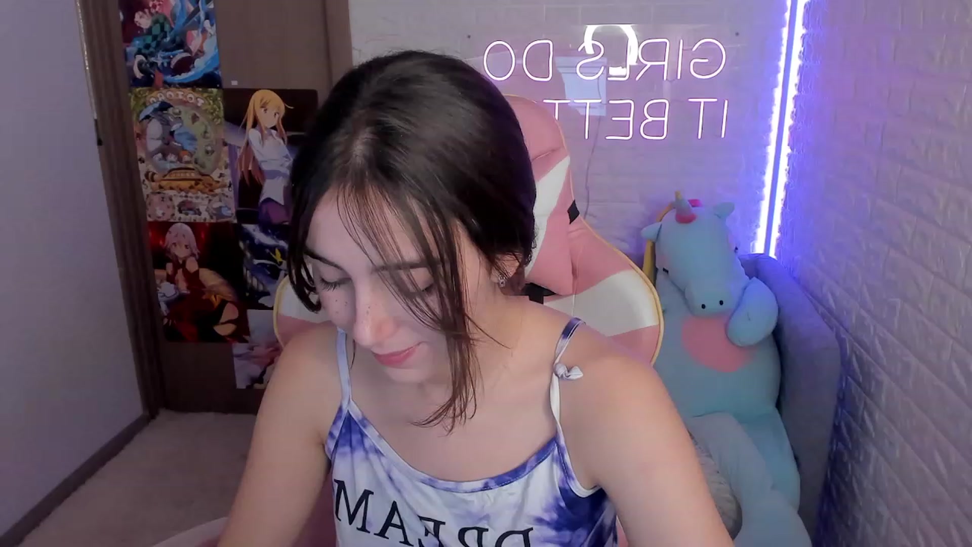 Gallery image thumbnail from ElsaYoung's myfreecams stream on, 12/28/2022, 11:19 image 15 of 20