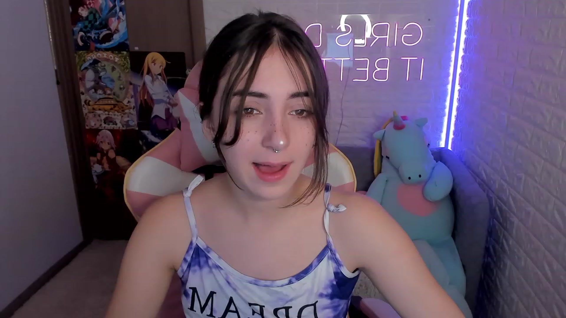 Gallery image thumbnail from ElsaYoung's myfreecams stream on, 12/28/2022, 11:19 image 20 of 20