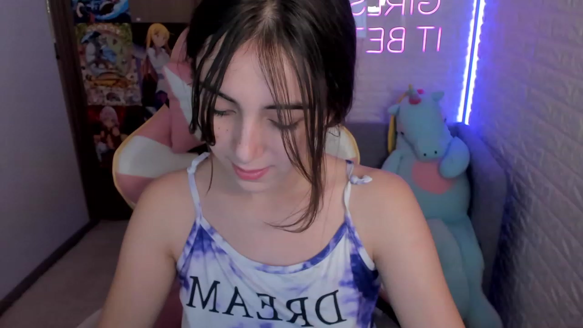 Gallery image thumbnail from ElsaYoung's myfreecams stream on, 12/28/2022, 13:42 image 17 of 20