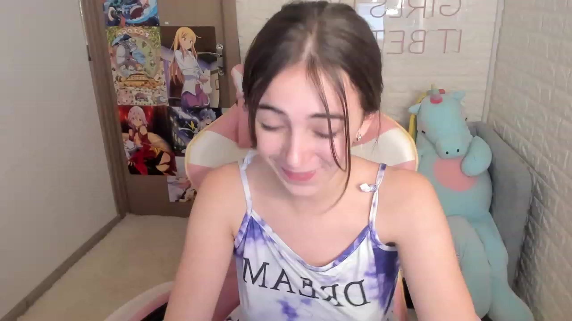 Gallery image thumbnail from ElsaYoung's myfreecams stream on, 12/28/2022, 19:33 image 5 of 20
