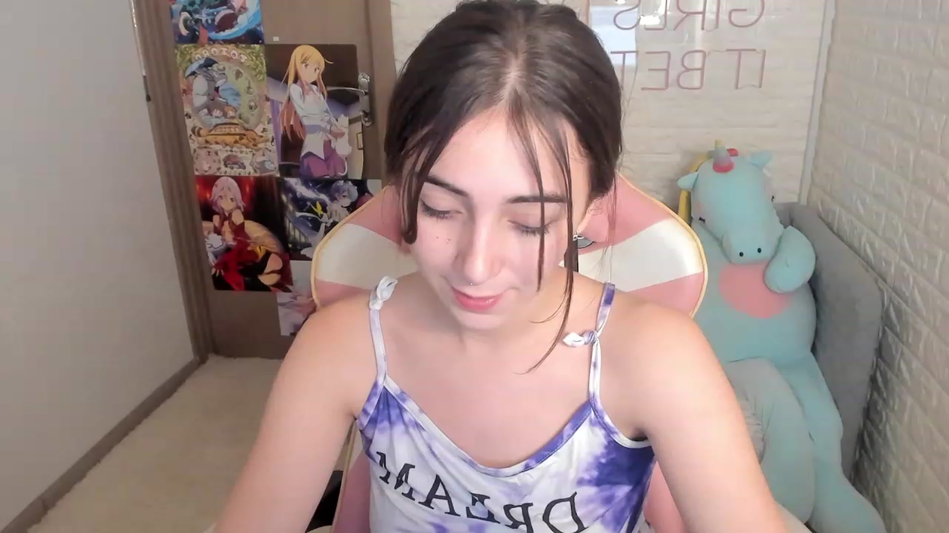 Gallery image thumbnail from ElsaYoung's myfreecams stream on, 12/28/2022, 19:33 image 10 of 20