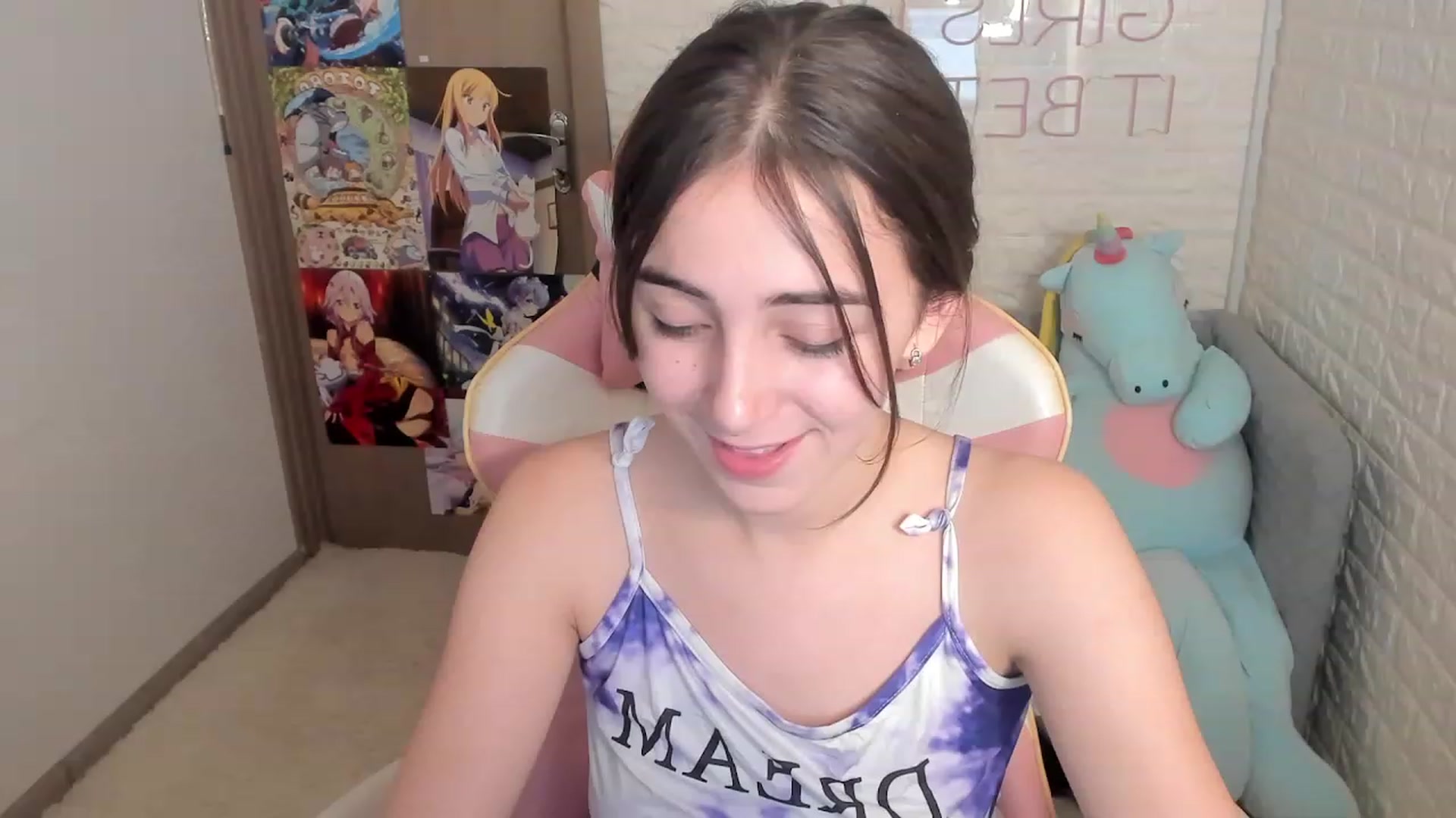 Gallery image thumbnail from ElsaYoung's myfreecams stream on, 12/28/2022, 19:33 image 11 of 20