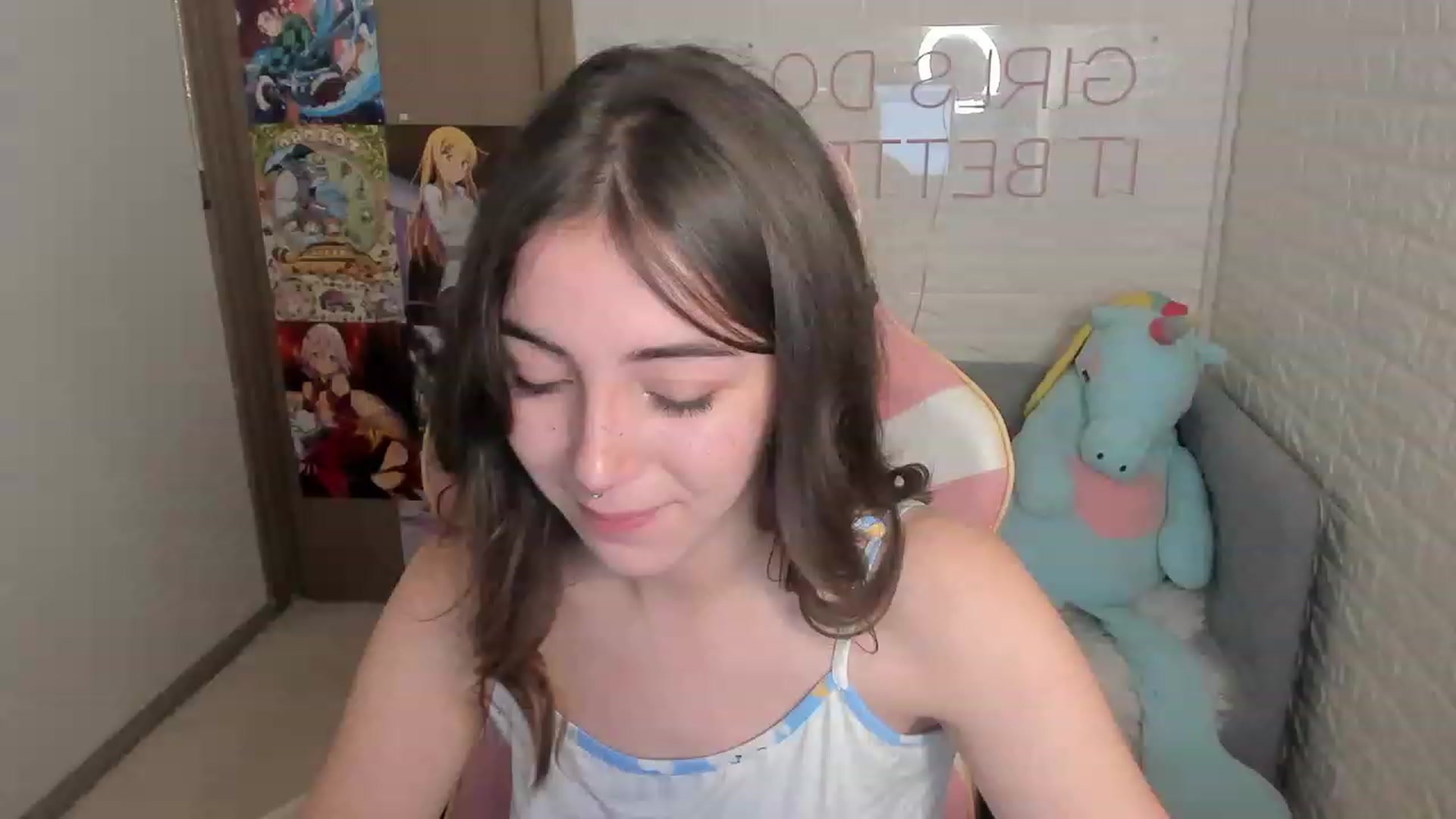 Gallery image thumbnail from ElsaYoung's myfreecams stream on, 12/29/2022, 07:10 image 7 of 20