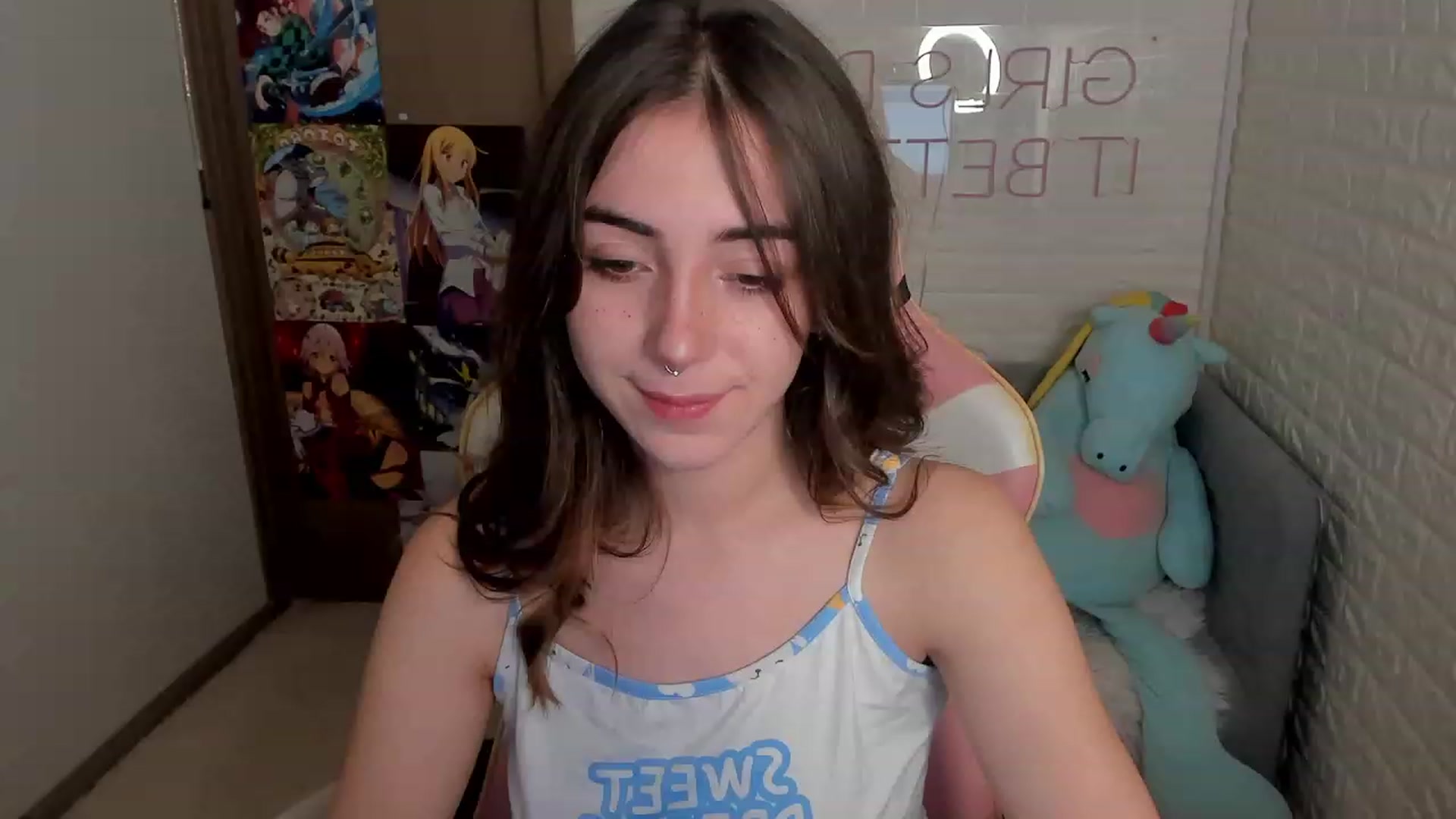 Gallery image thumbnail from ElsaYoung's myfreecams stream on, 12/29/2022, 07:10 image 1 of 20