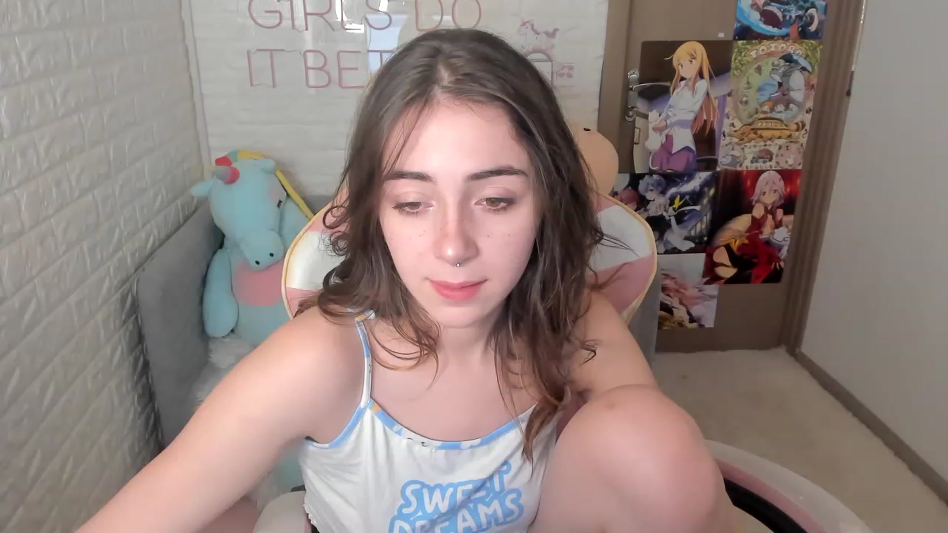 Gallery image thumbnail from ElsaYoung's myfreecams stream on, 12/29/2022, 08:39 image 11 of 20
