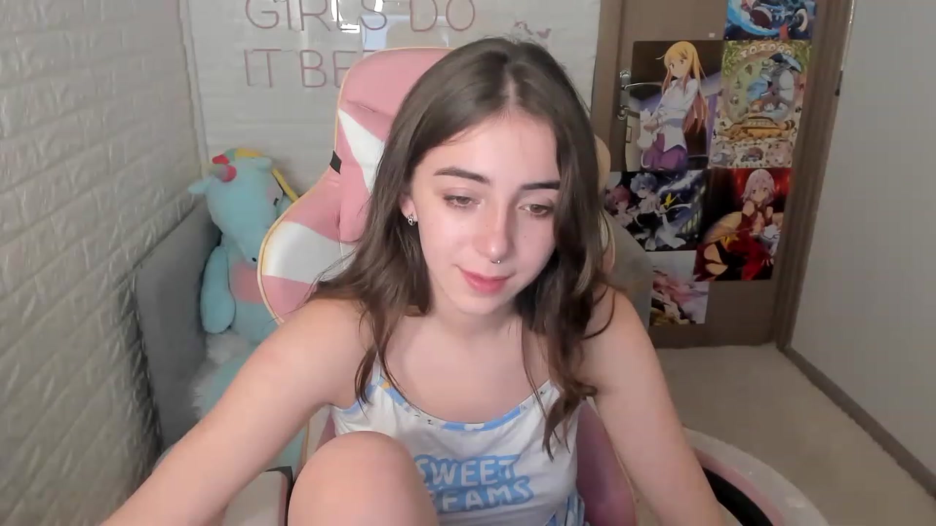 Gallery image thumbnail from ElsaYoung's myfreecams stream on, 12/29/2022, 09:43 image 11 of 20