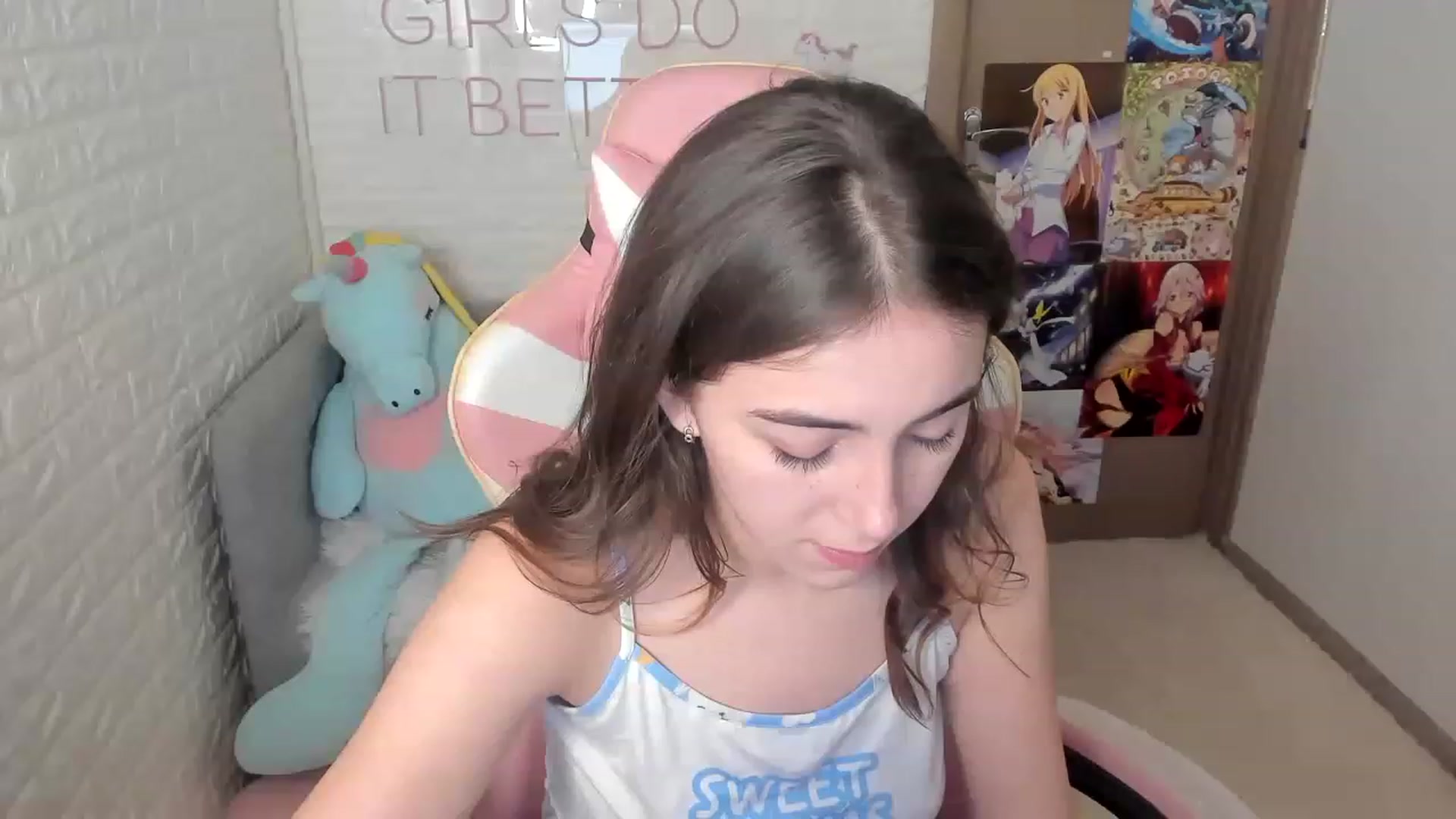 Gallery image thumbnail from ElsaYoung's myfreecams stream on, 12/29/2022, 09:43 image 1 of 20