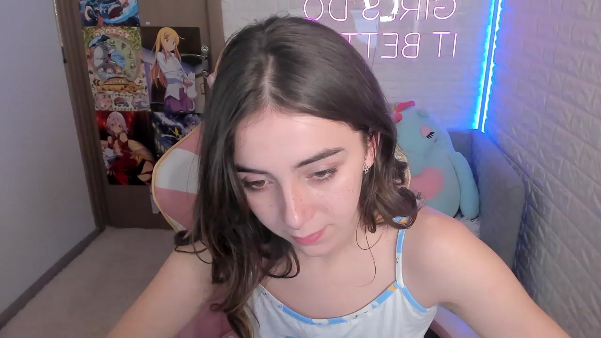 Gallery image thumbnail from ElsaYoung's myfreecams stream on, 12/29/2022, 10:59 image 7 of 20
