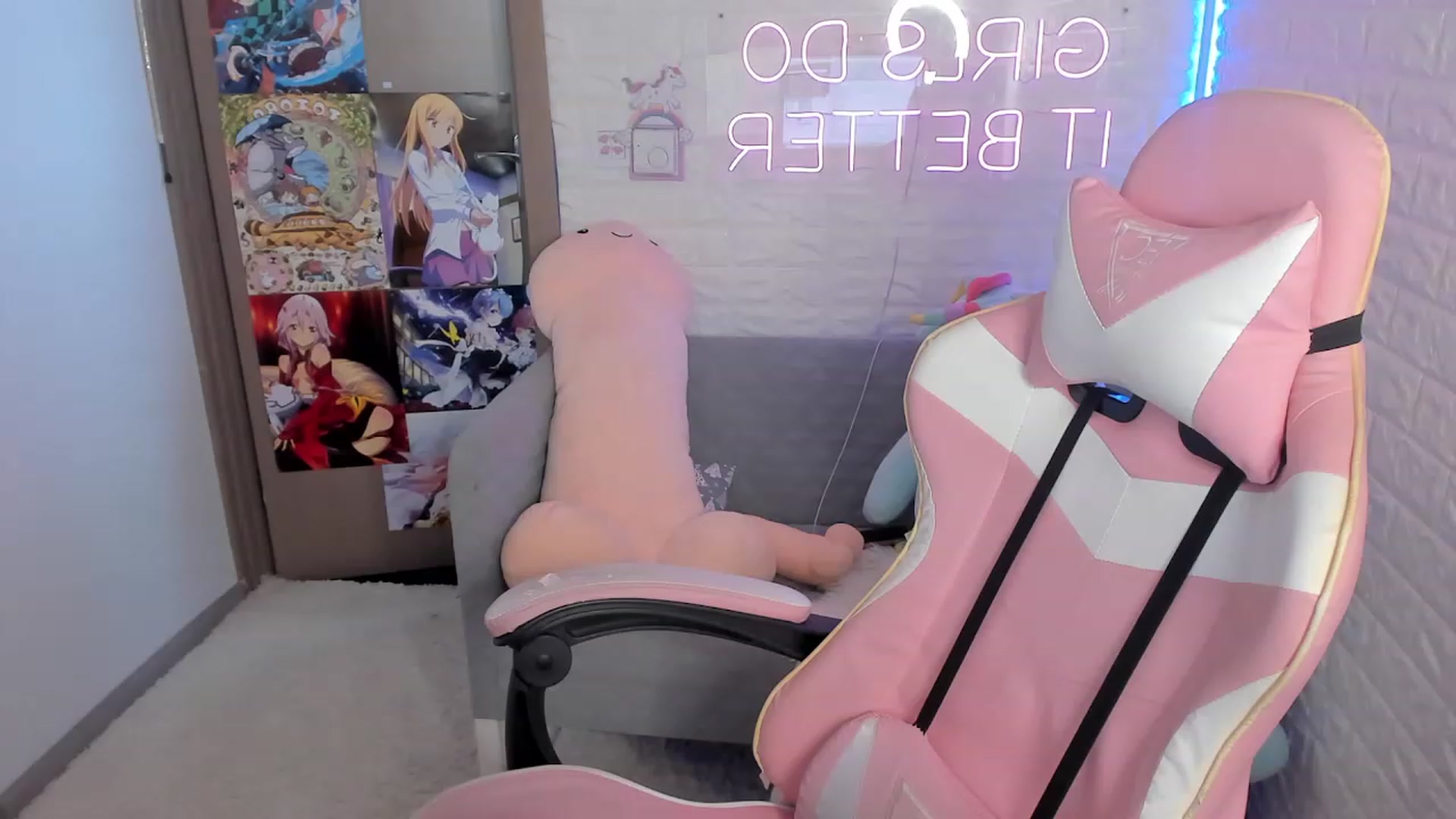 Gallery image thumbnail from ElsaYoung's myfreecams stream on, 12/29/2022, 10:59 image 20 of 20