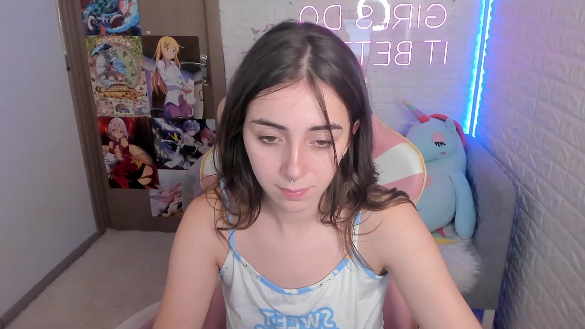 Gallery image thumbnail from ElsaYoung's myfreecams stream on, 12/29/2022, 12:42 image 5 of 20