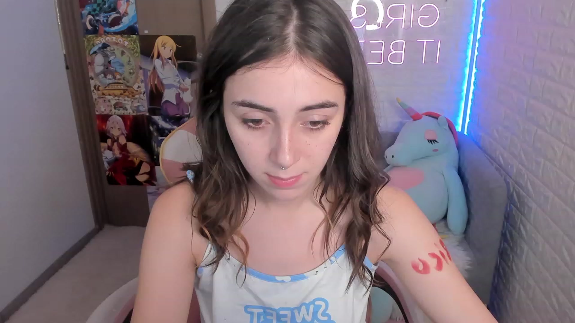 Gallery image thumbnail from ElsaYoung's myfreecams stream on, 12/29/2022, 12:42 image 19 of 20
