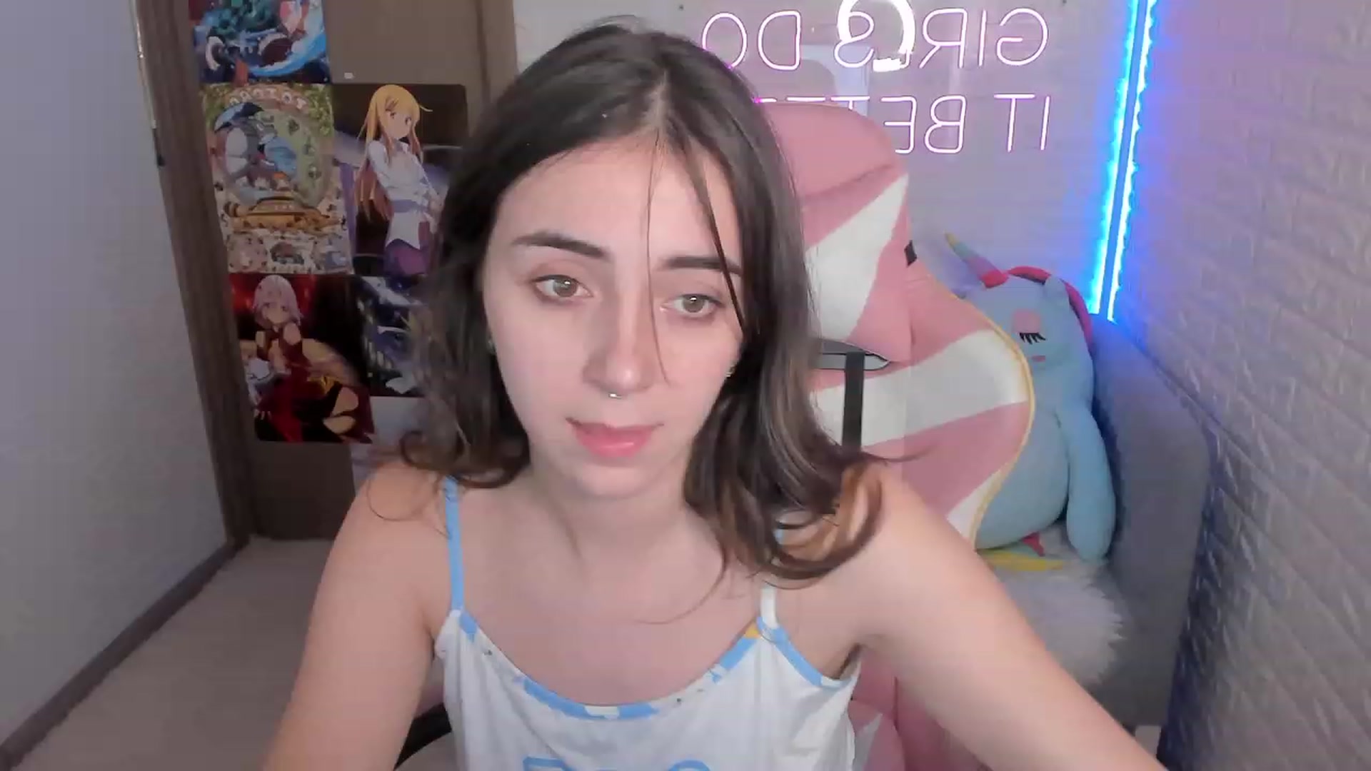 Gallery image thumbnail from ElsaYoung's myfreecams stream on, 12/29/2022, 12:42 image 3 of 20