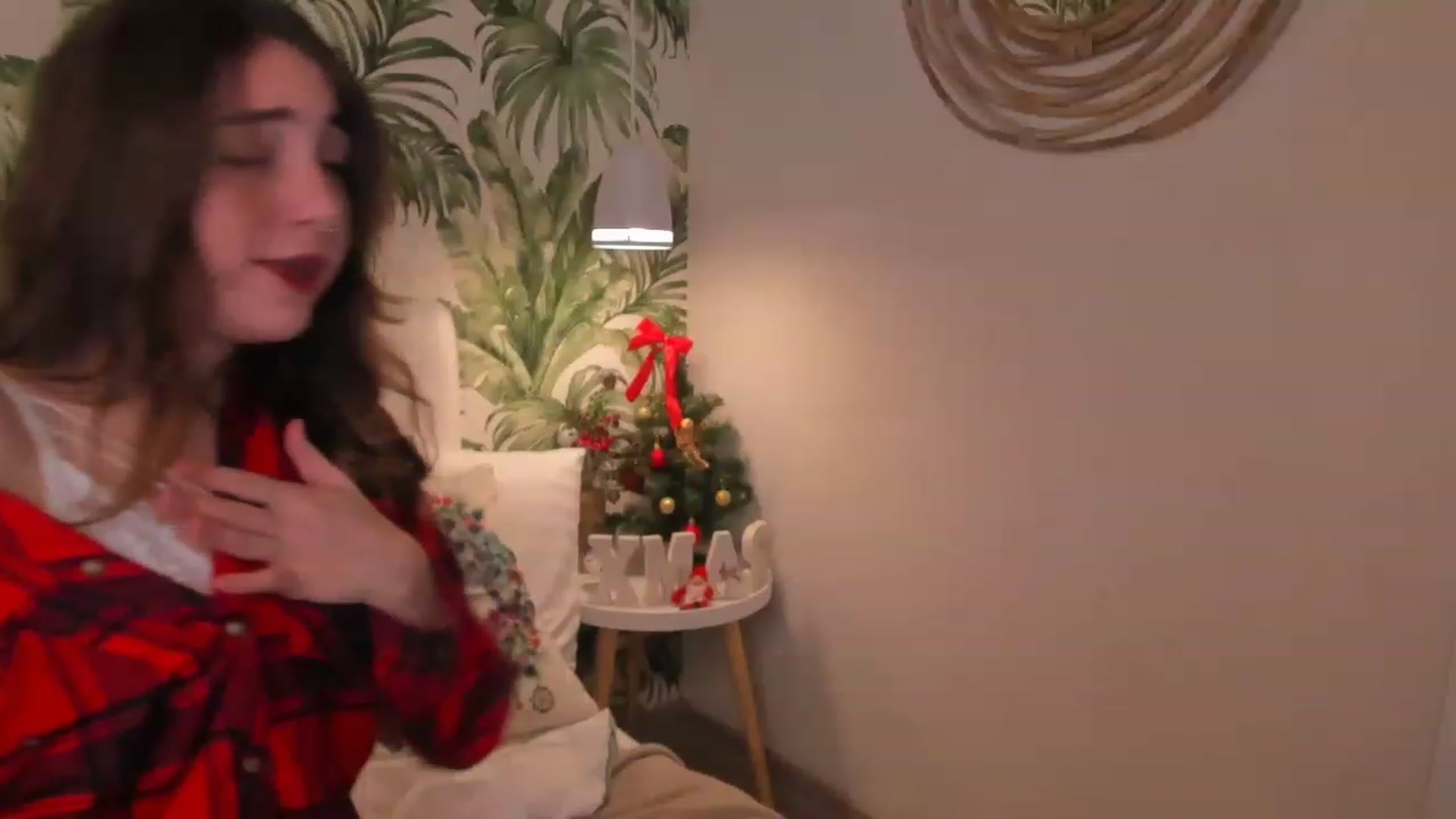 Gallery image thumbnail from ElsaYoung's myfreecams stream on, 12/31/2022, 09:46 image 3 of 20