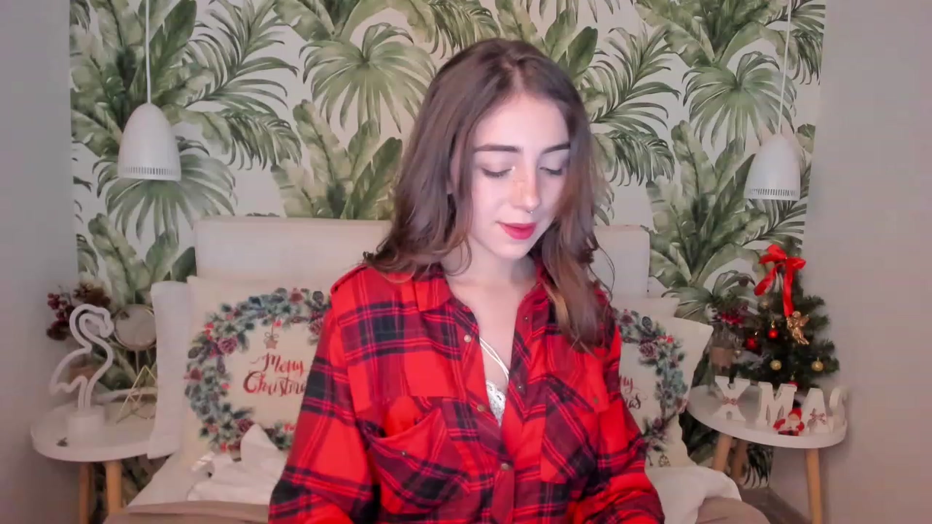 Gallery image thumbnail from ElsaYoung's myfreecams stream on, 12/31/2022, 18:27 image 9 of 20