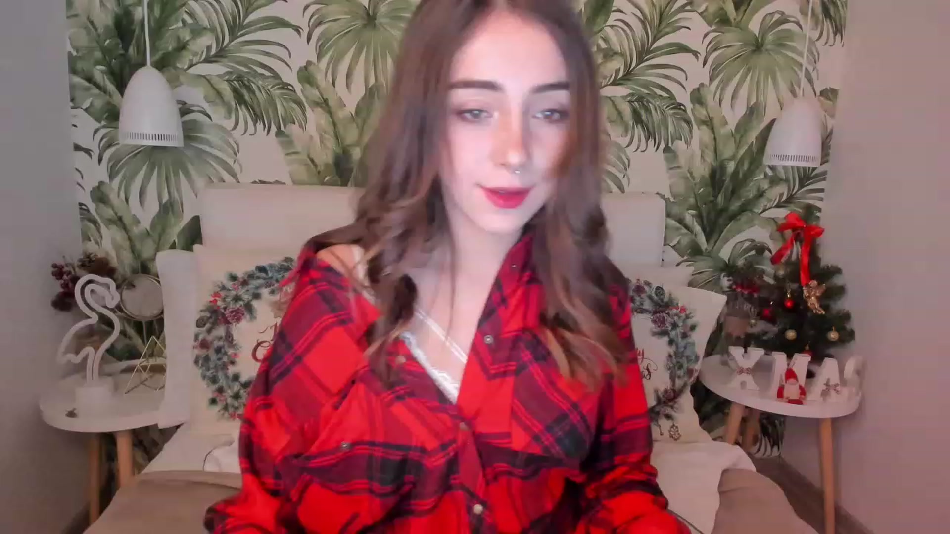 Gallery image thumbnail from ElsaYoung's myfreecams stream on, 12/31/2022, 18:27 image 15 of 20