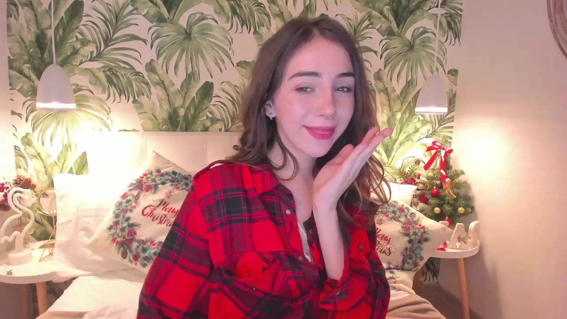 Gallery image thumbnail from ElsaYoung's myfreecams stream on, 12/31/2022, 20:03 image 5 of 20