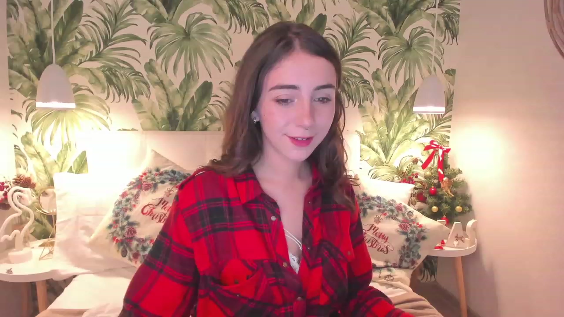 Gallery image thumbnail from ElsaYoung's myfreecams stream on, 12/31/2022, 20:03 image 8 of 20