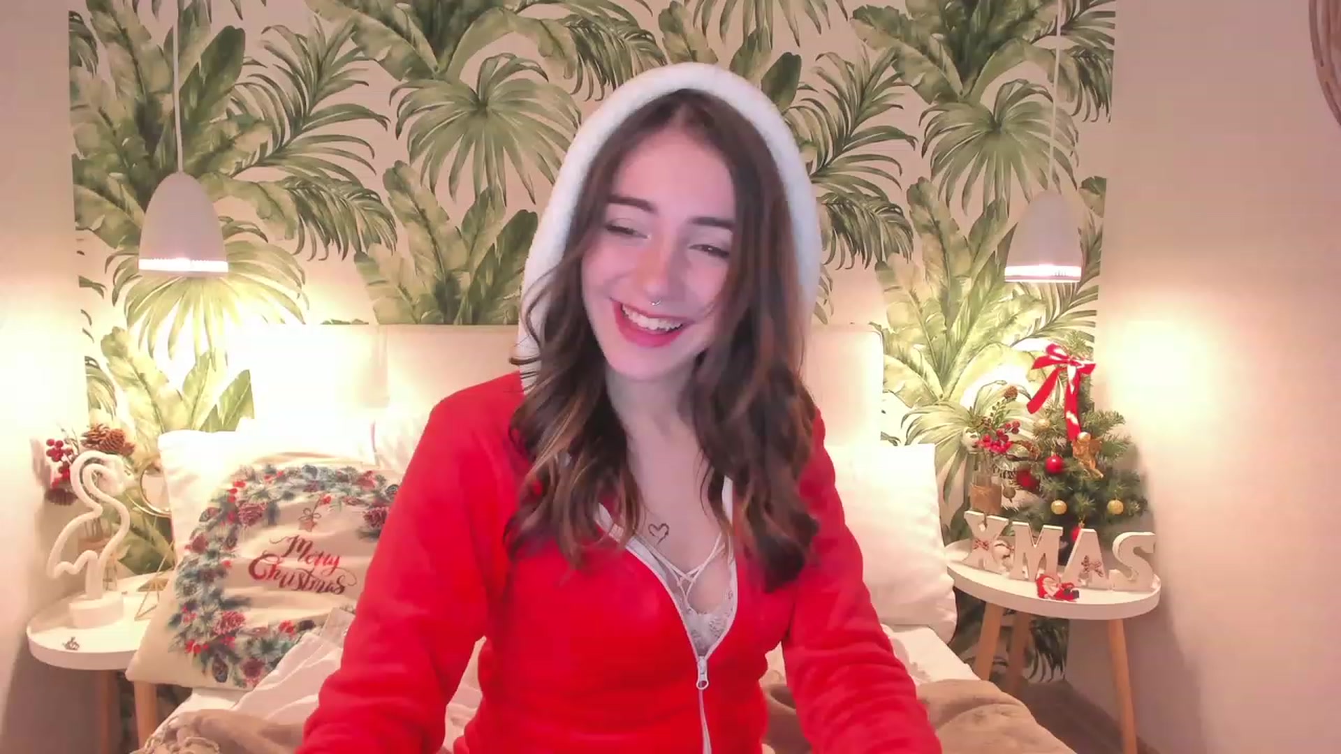Gallery image thumbnail from ElsaYoung's myfreecams stream on, 12/31/2022, 22:37 image 5 of 20