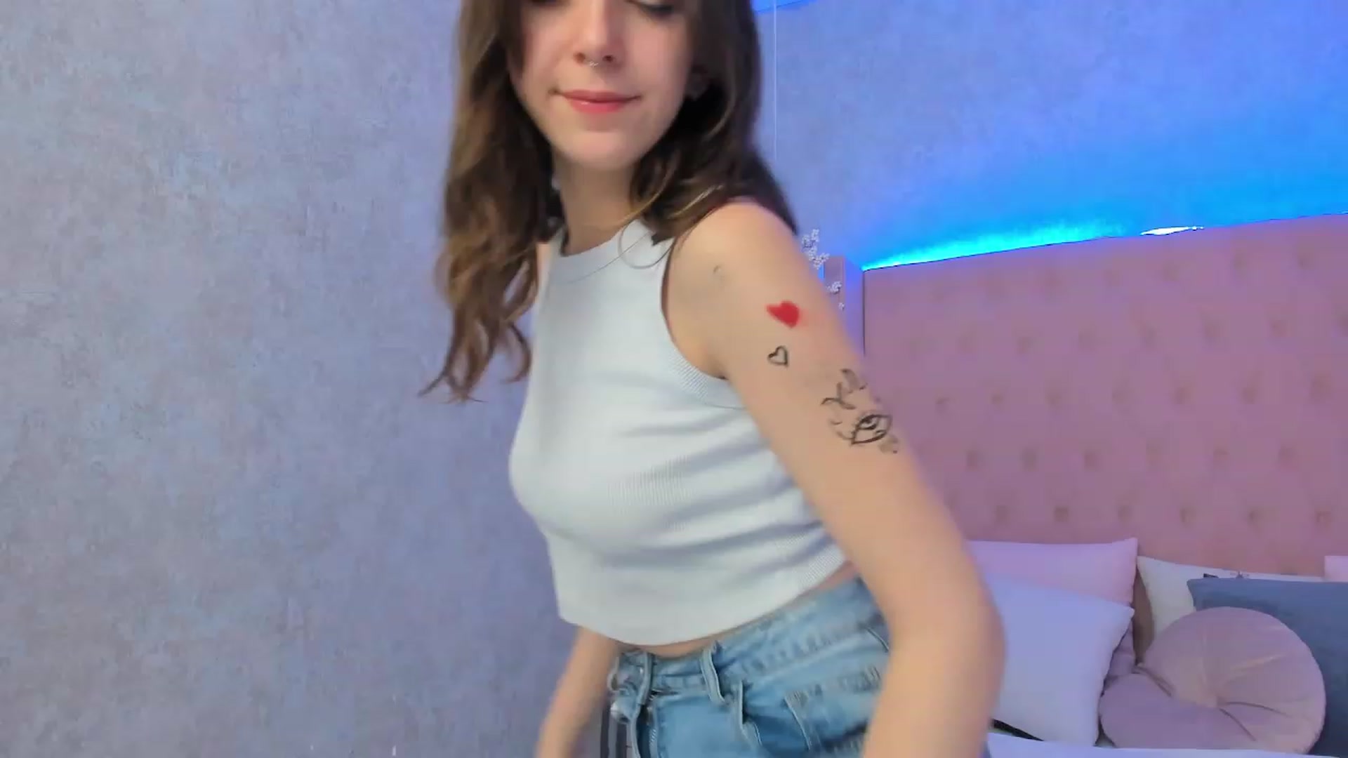 Gallery image thumbnail from ElsaYoung's myfreecams stream on, 01/02/2023, 11:27 image 12 of 20