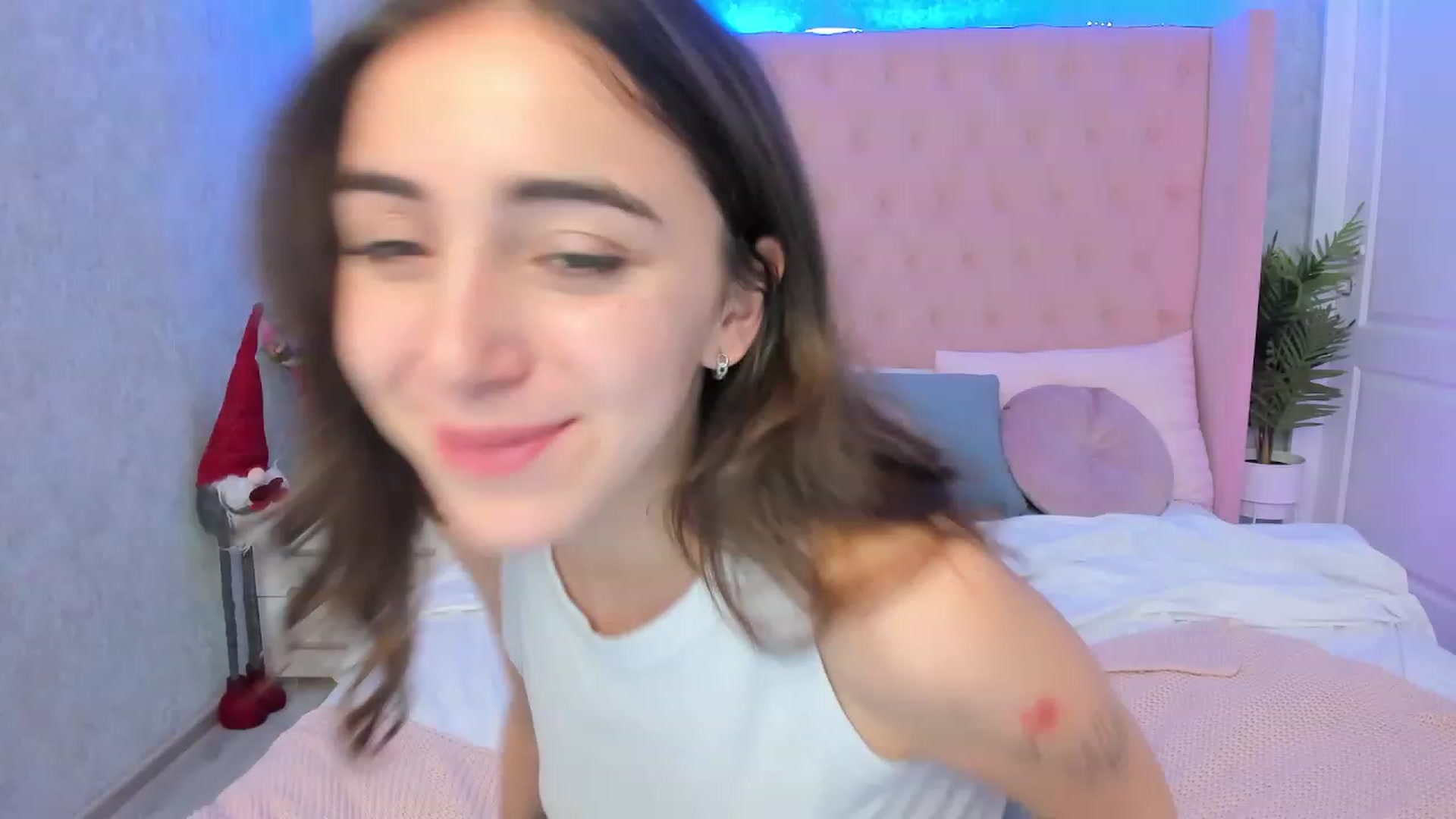 Gallery image thumbnail from ElsaYoung's myfreecams stream on, 01/02/2023, 11:27 image 20 of 20