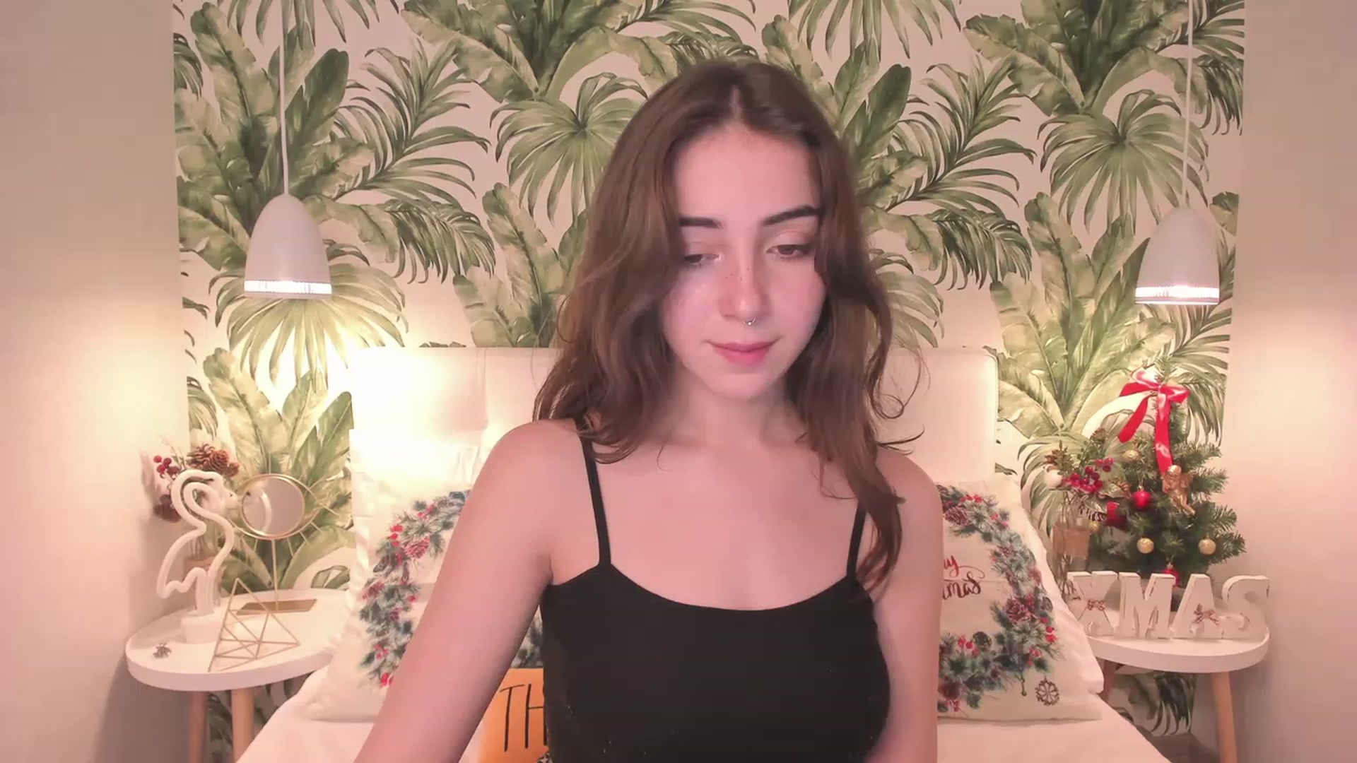 Gallery image thumbnail from ElsaYoung's myfreecams stream on, 01/05/2023, 06:56 image 7 of 20