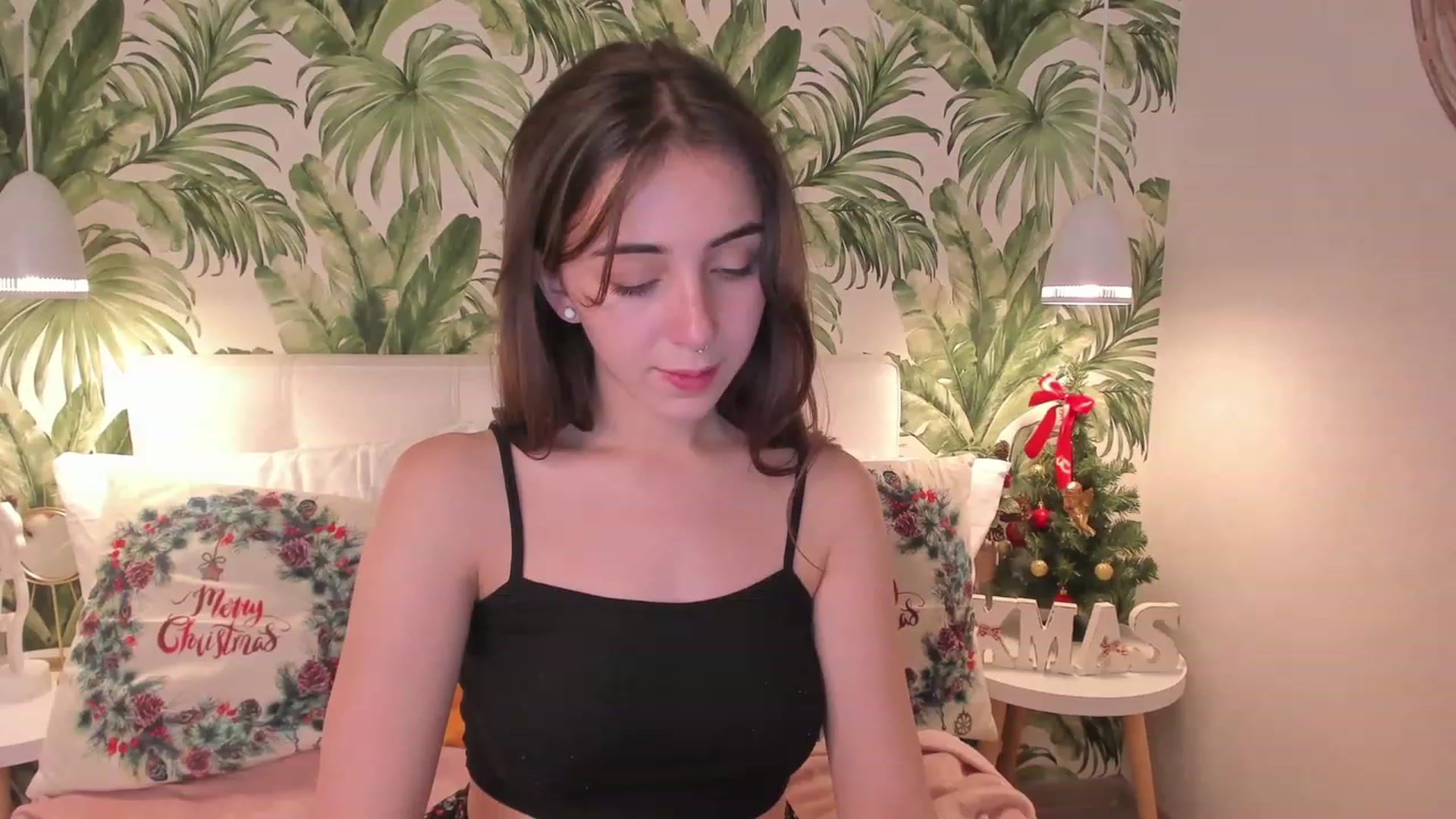 Gallery image thumbnail from ElsaYoung's myfreecams stream on, 01/06/2023, 16:41 image 12 of 20