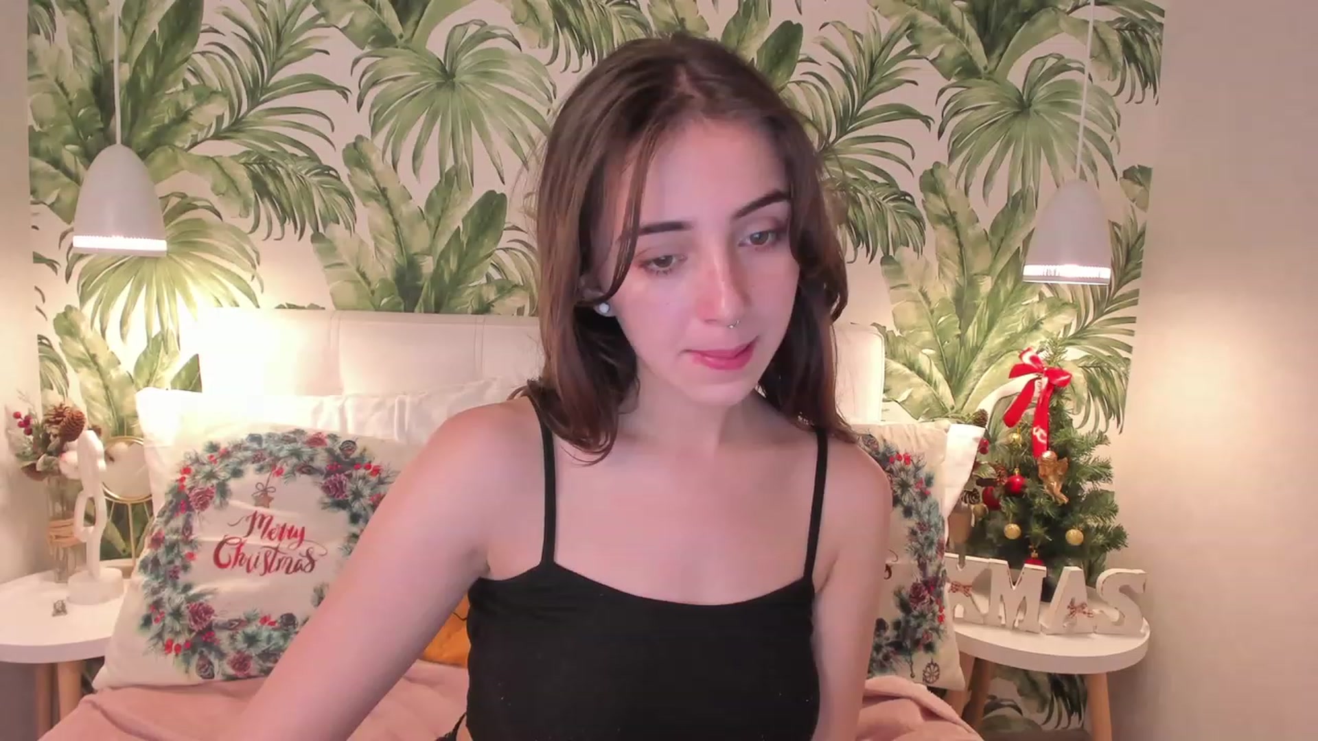 Gallery image thumbnail from ElsaYoung's myfreecams stream on, 01/06/2023, 16:41 image 18 of 20