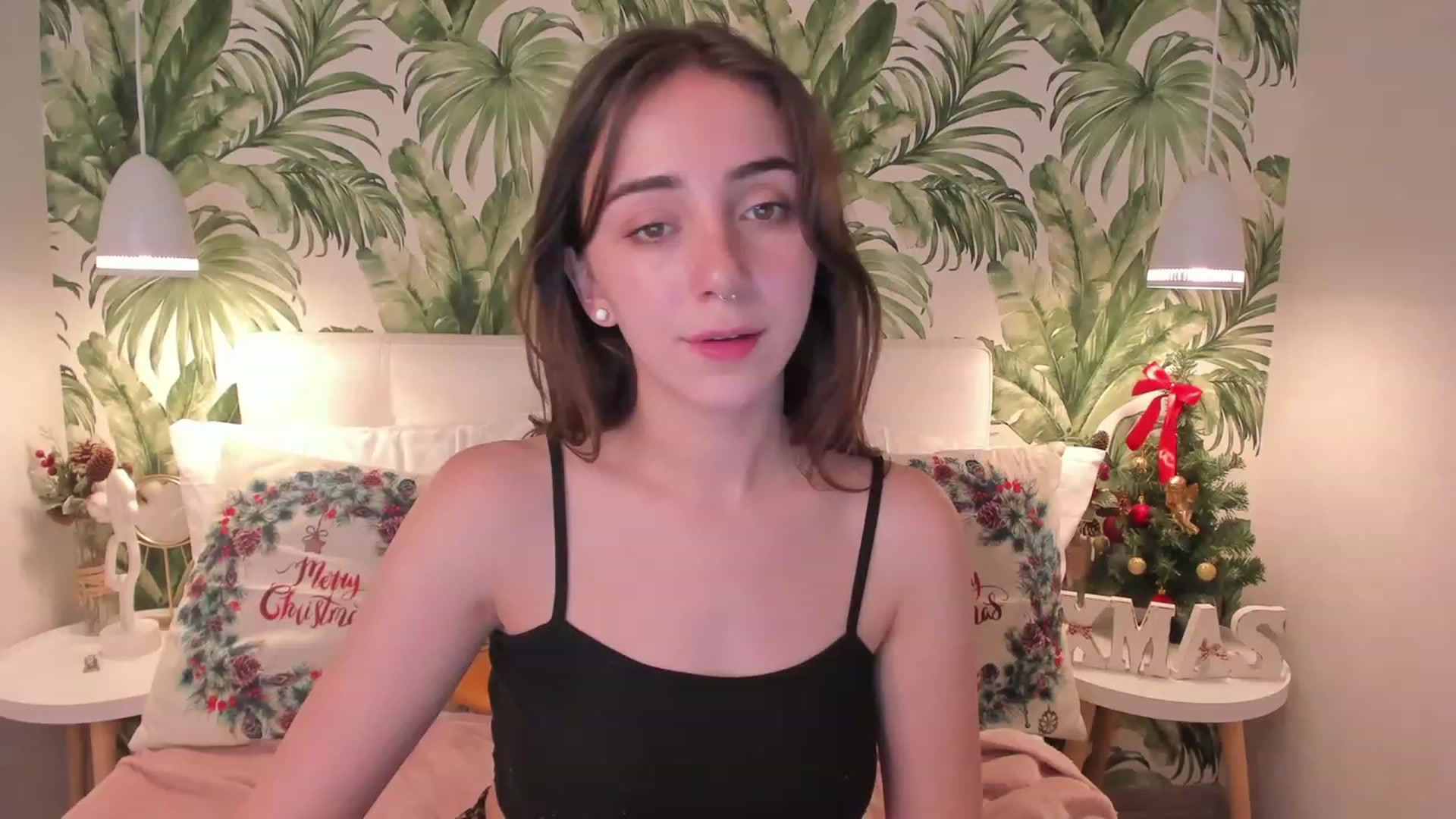Gallery image thumbnail from ElsaYoung's myfreecams stream on, 01/06/2023, 17:04 image 3 of 20