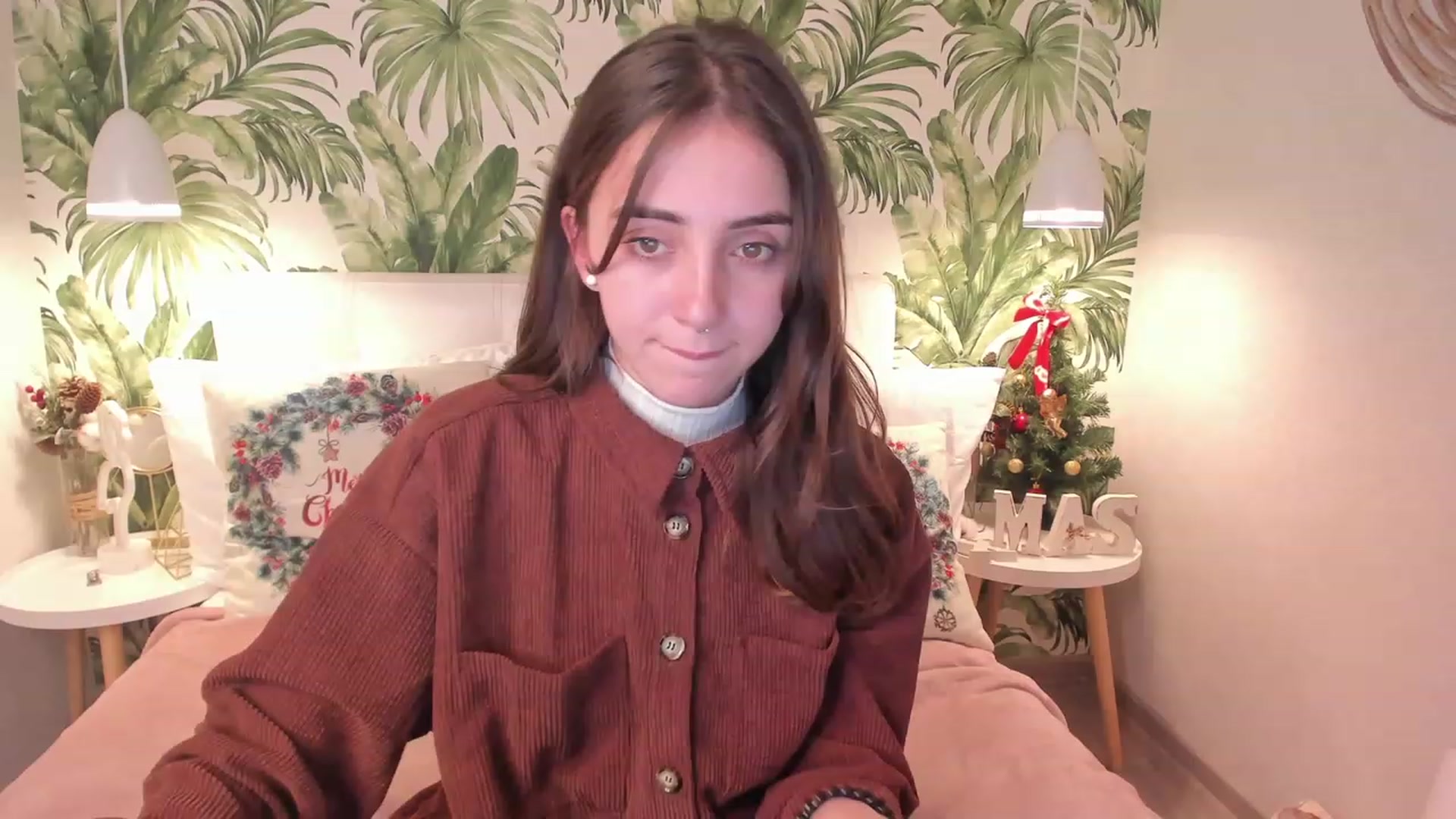 Gallery image thumbnail from ElsaYoung's myfreecams stream on, 01/06/2023, 19:28 image 19 of 20