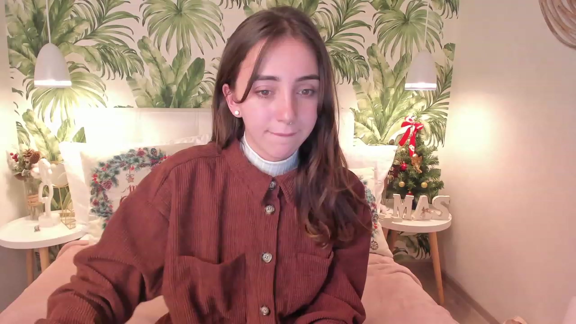 Gallery image thumbnail from ElsaYoung's myfreecams stream on, 01/06/2023, 19:28 image 18 of 20