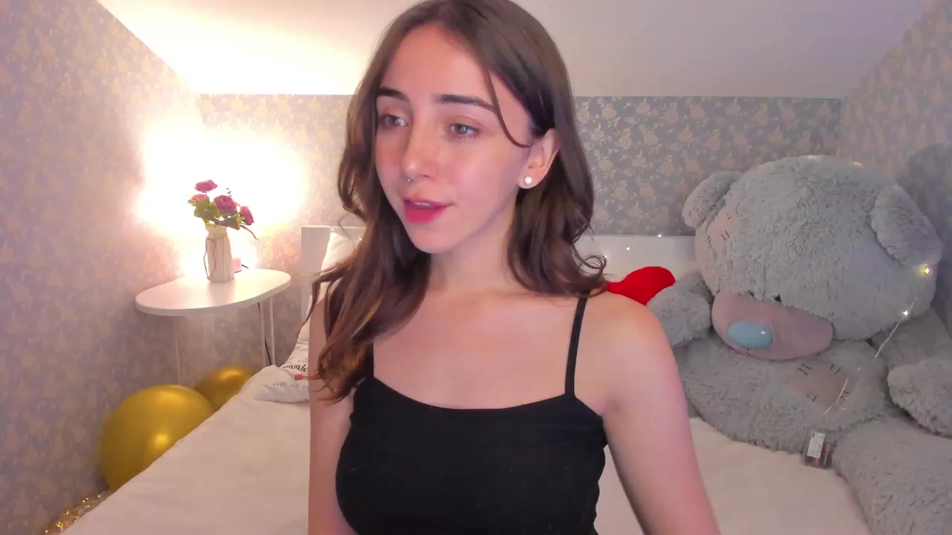 Gallery image thumbnail from ElsaYoung's myfreecams stream on, 01/07/2023, 14:21 image 18 of 20